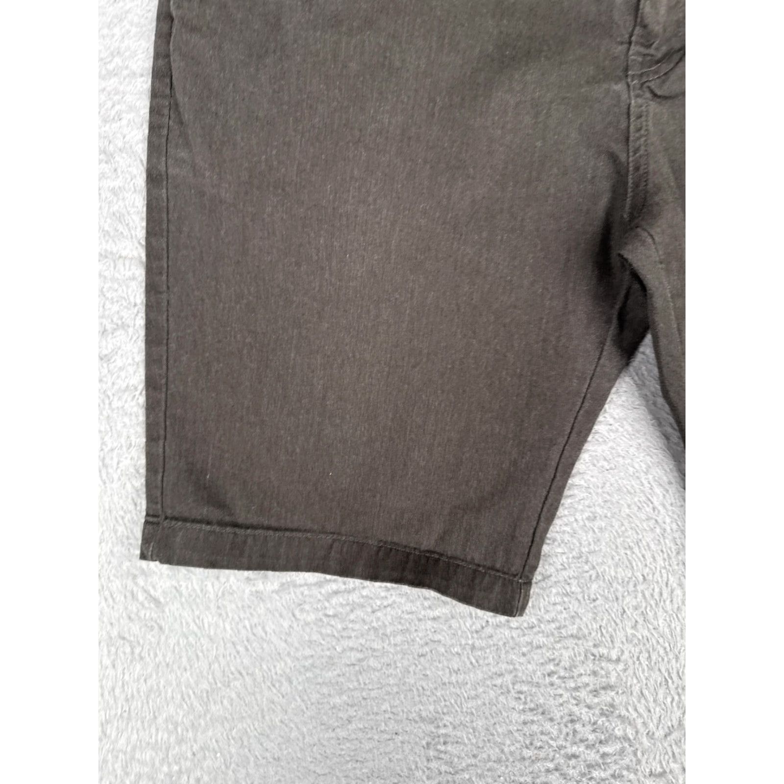 Volcom Volcom Mens Chino Shorts Flat Front 34 Gray Inseam 10 Stretch Pockets Regular Summer Casual Clothing Size US 34 / EU 50 - 3 Thumbnail