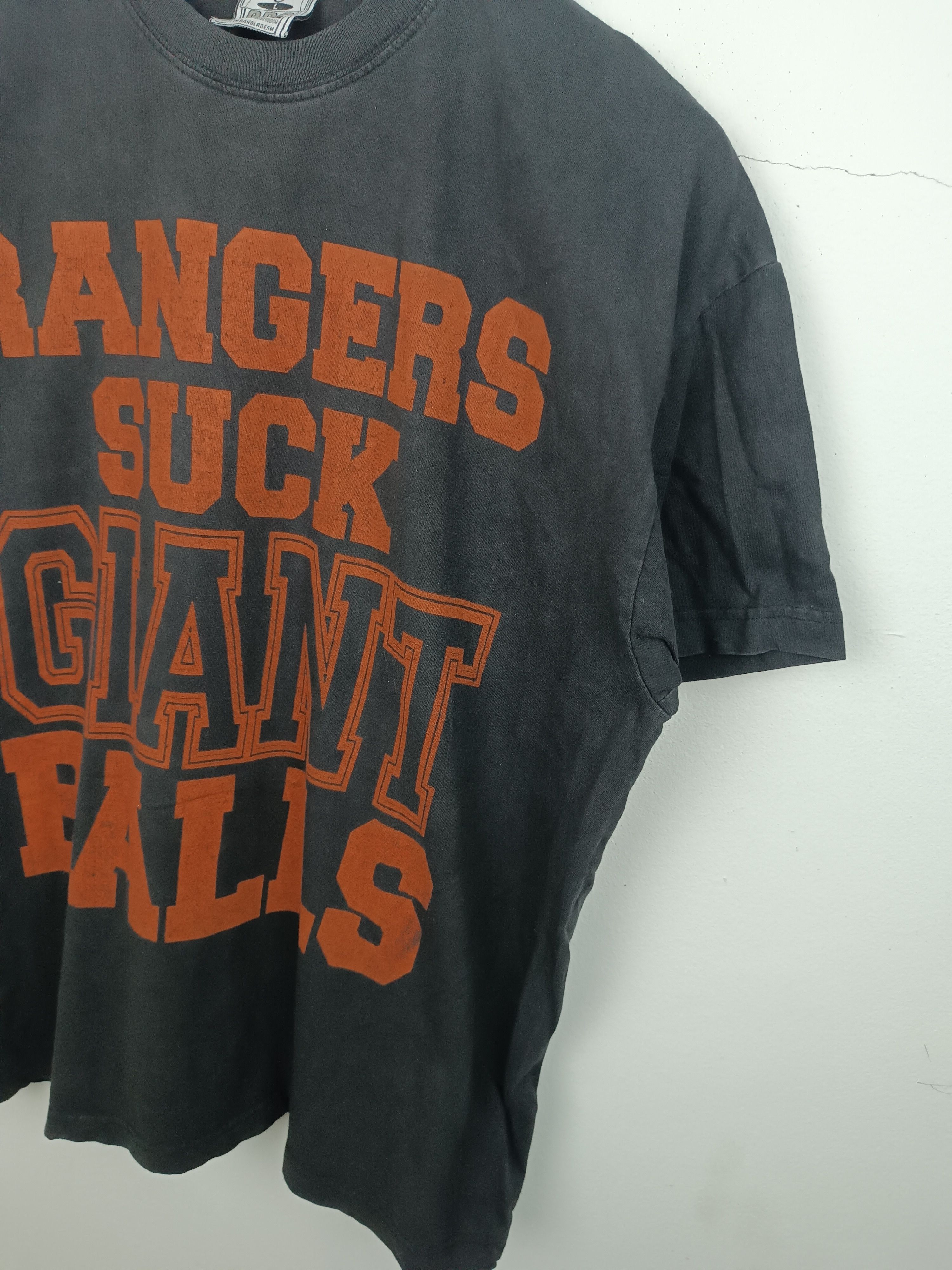 NFL VINTAGE RANGERS SUCK GIANTS BALLS NFL HUMOR TEE Size US L / EU 52-54 / 3 - 7 Thumbnail
