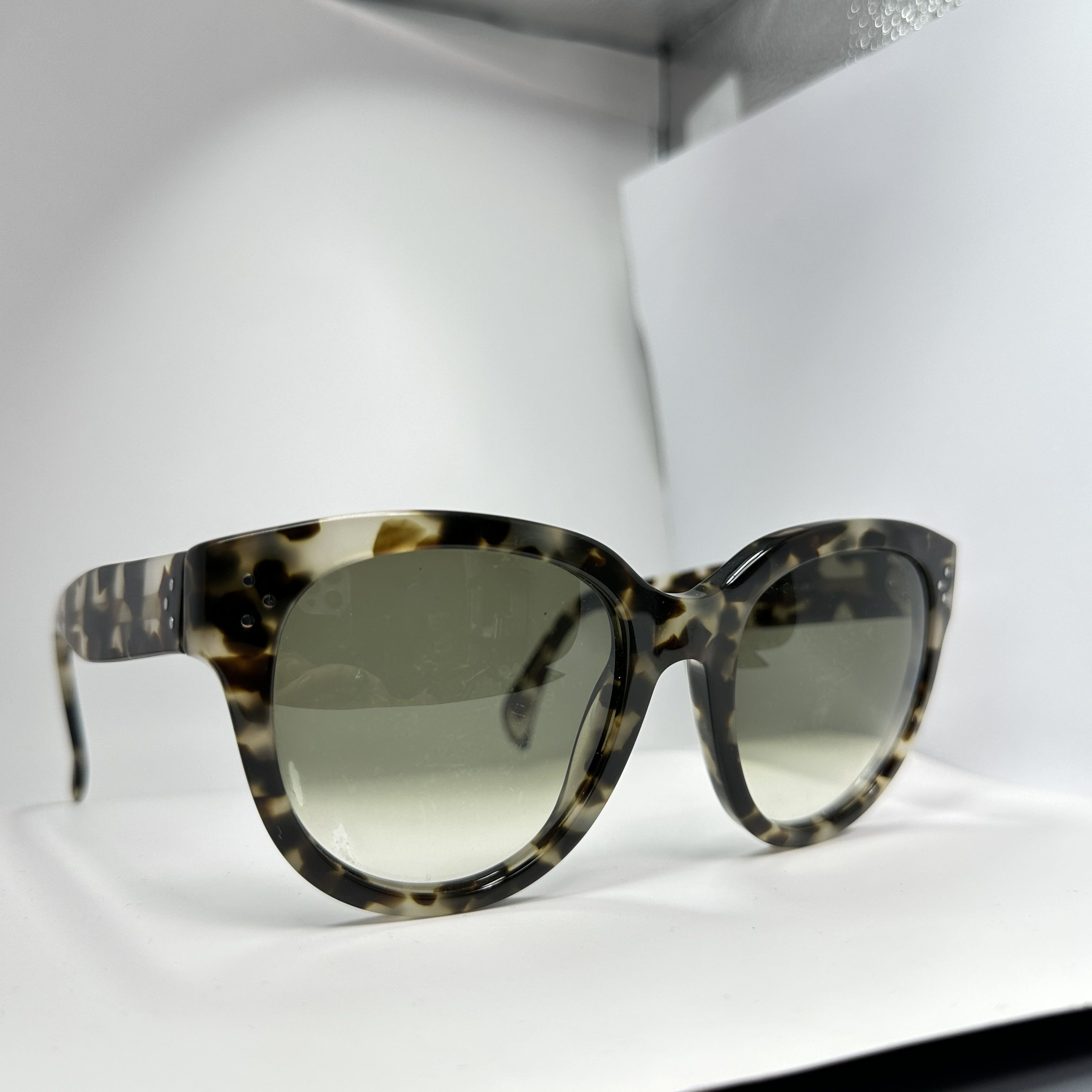 Celine Vintage Celine Audrey Cat Eye Tortoise Sunglasses 00s Size ONE SIZE - 2 Thumbnail