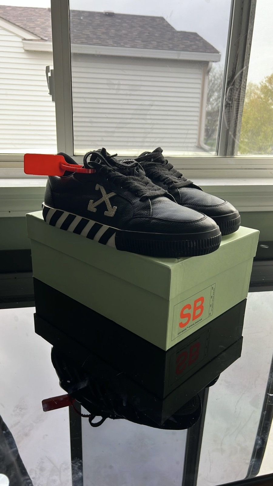 Off-White Off-White Low Vulcanized Size US 10.5 / EU 43-44 - 1 Thumbnail