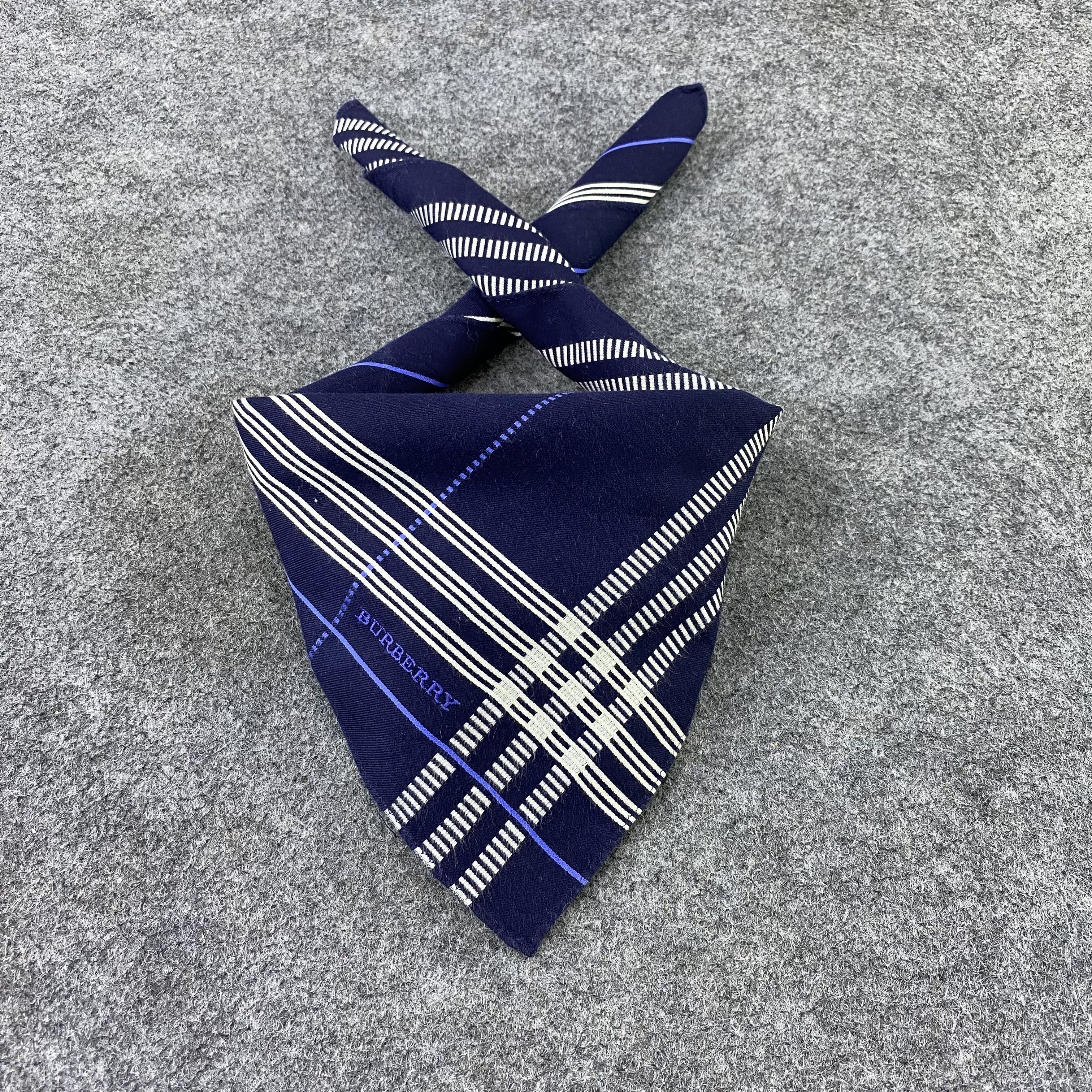 Burberry Burberry Handkerchief / Bandana / Neckerchief -B1050 Size ONE SIZE - 2 Thumbnail