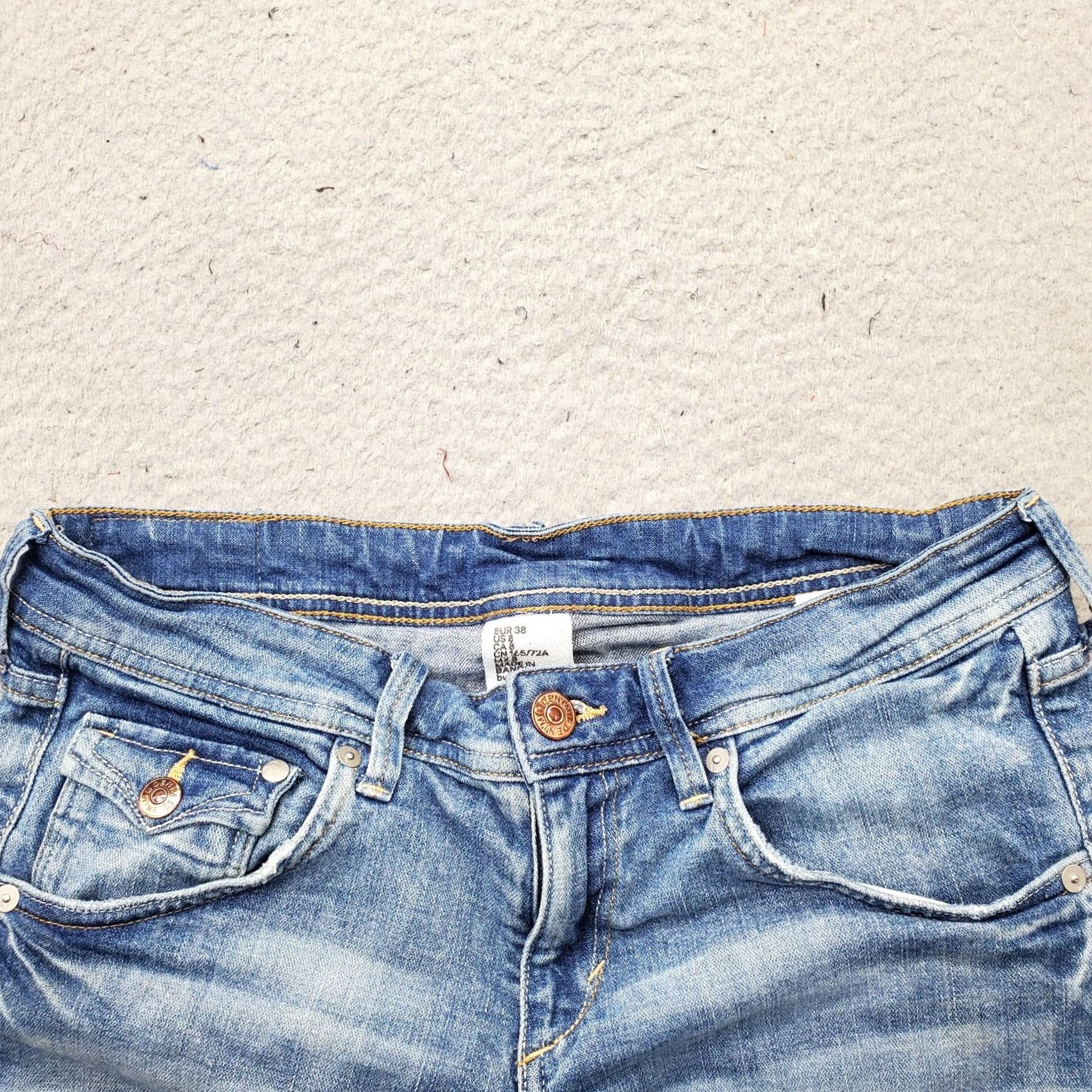 H&M H&M Denim Shorts Womens 8 Blue Medium Wash Cuffed Comfort Stretch Outdoor Shorts Womens 8 Blue Medium Wash Casual Outdoor Summer Size 30" / US 8 / IT 44 - 6 Thumbnail