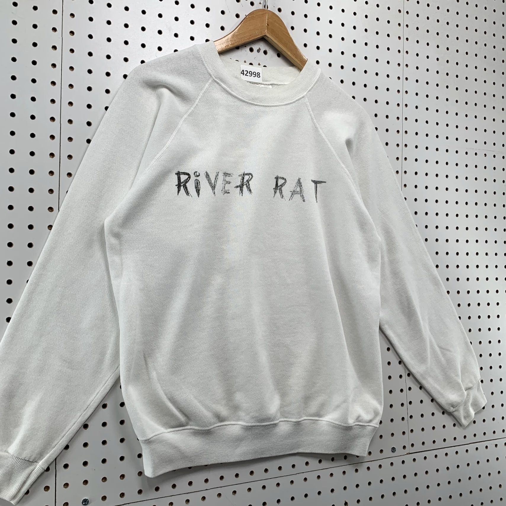 Hanes VINTAGE Hanes River Rat Sweatshirt Mens XL White Pullover 80s USA Made Crew Neck Fleece Cotton/Polyester Size US XL / EU 56 / 4 - 7 Thumbnail