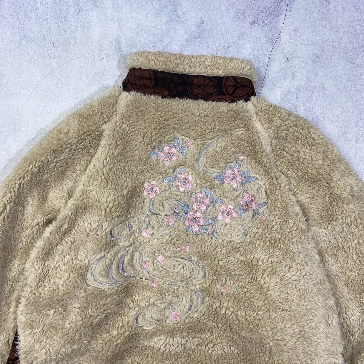 Japanese Brand Karakuri Tamashii Sakura Floral Embroidery Boa Fleece Jacket Size US XL / EU 56 / 4 - 11 Thumbnail
