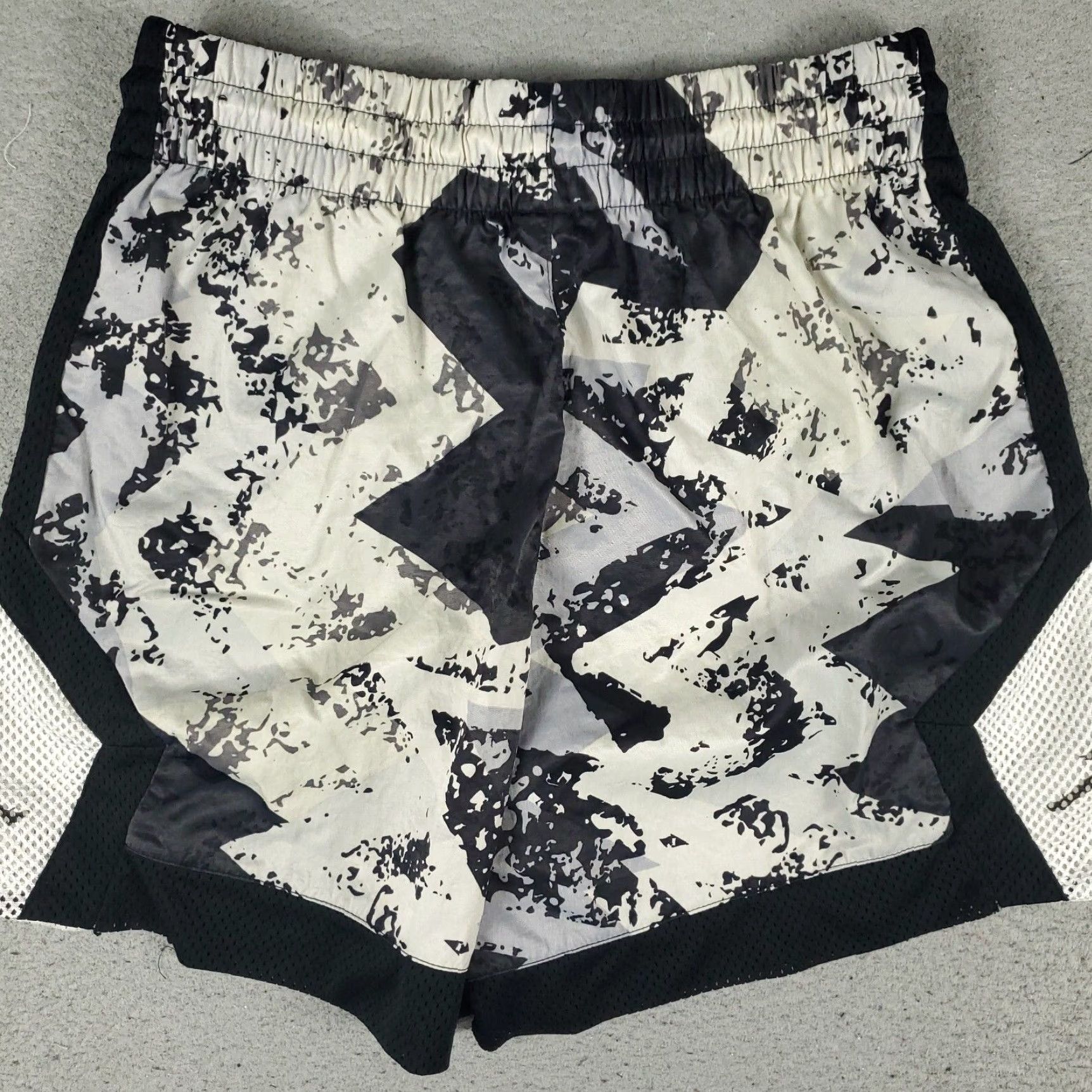 Jordan Brand JORDAN Women's Active Shorts Medium Gray Zipper Pockets Athletic Running Size 32" / US 10 / IT 46 - 4 Thumbnail