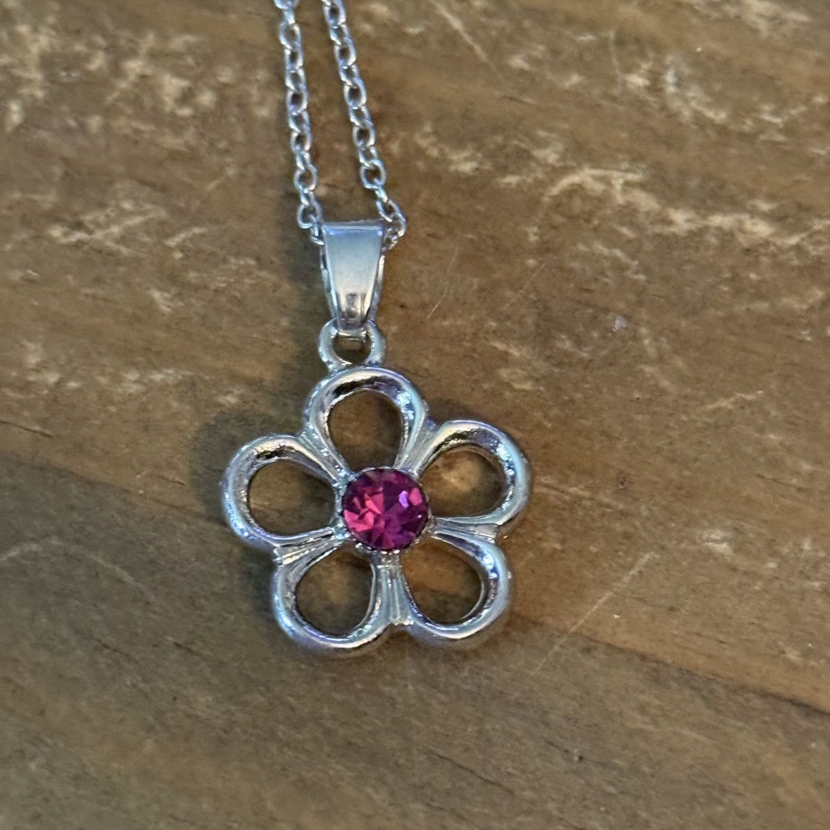Other Silver tone pink rhinestone flower pendant necklace Size ONE SIZE - 3 Thumbnail