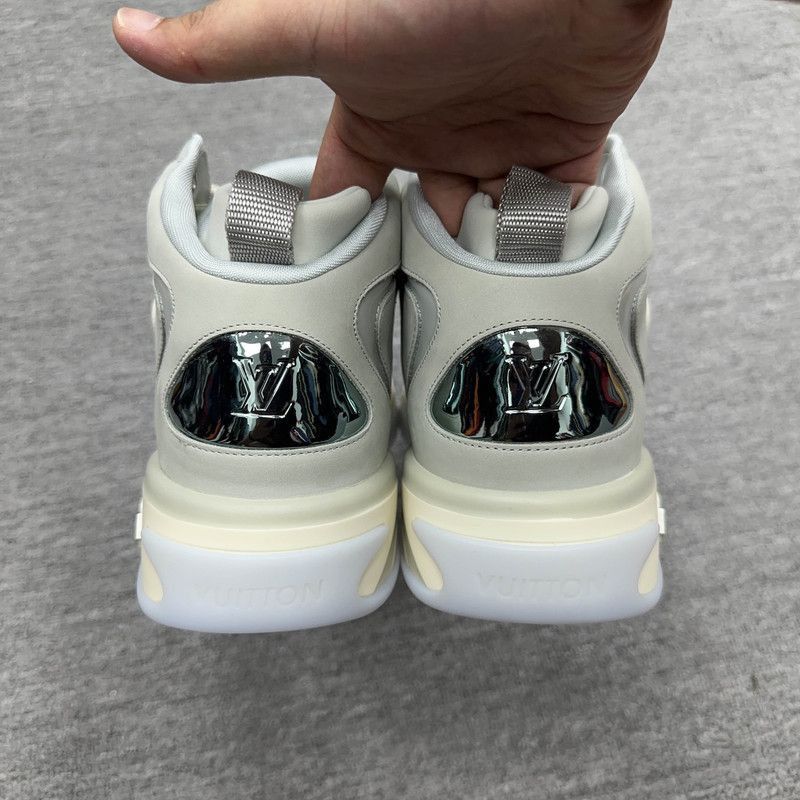 Louis Vuitton Louis Vuitton Trainer 2 High-Top Sneakers 0079 Size US 9.5 / EU 42-43 - 3 Thumbnail