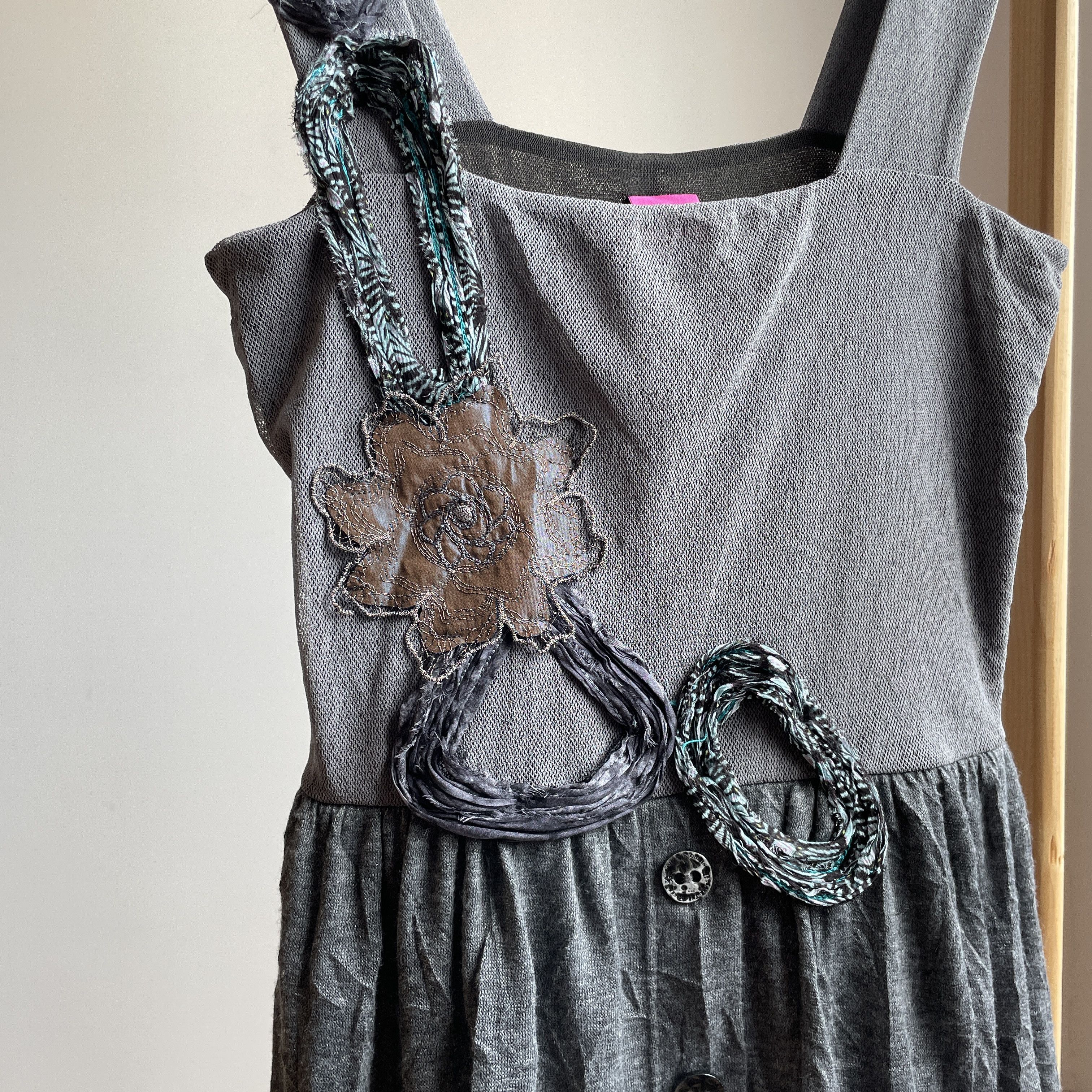 Other Save the Queen Mesh Jersey Floral Applique Midi Dress Size XL / US 12-14 / IT 48-50 - 6 Thumbnail