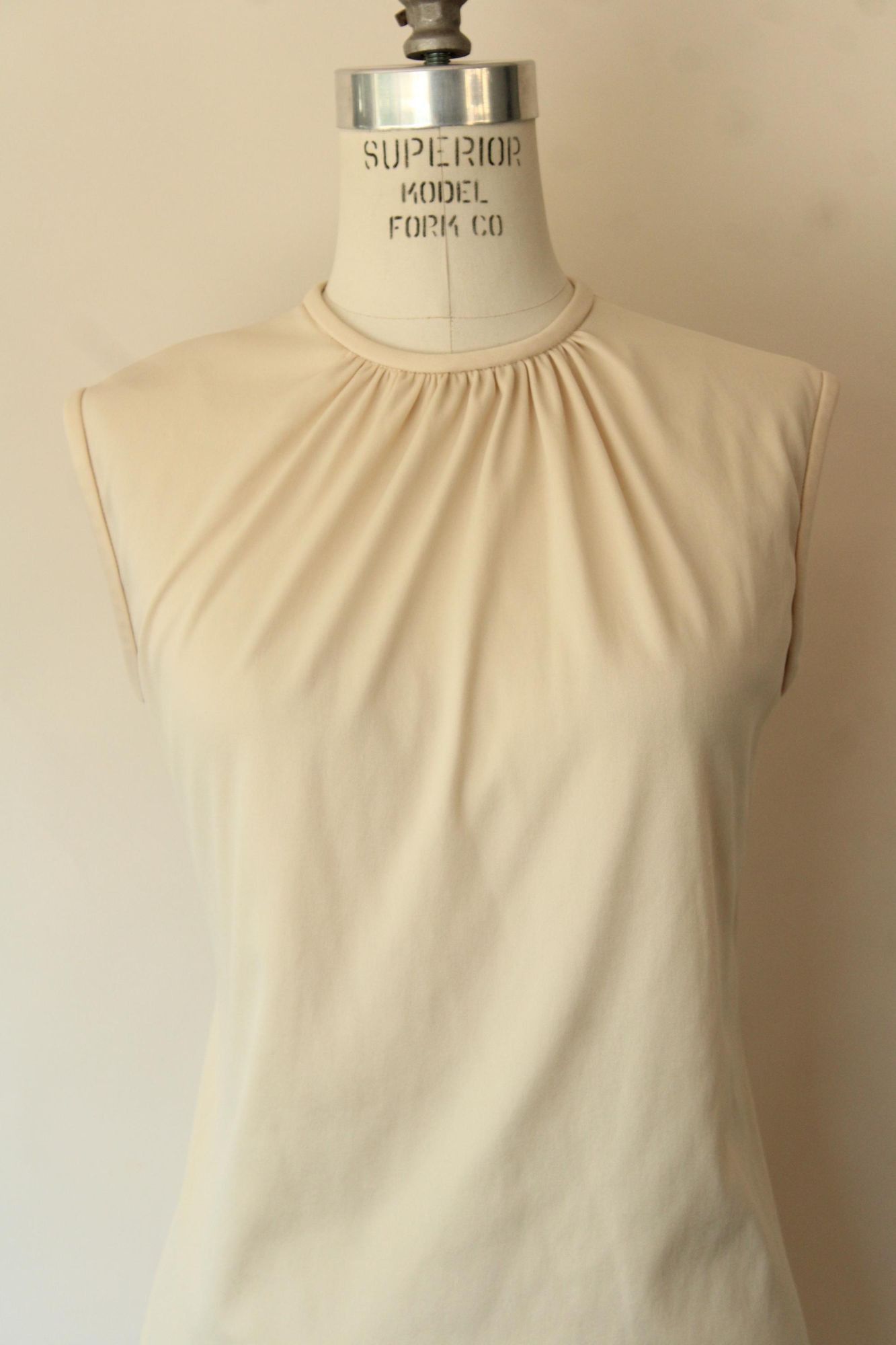 Vintage Vintage 1970s 1980s Blouse, Teddi Sleeveless Shirt with Gath Size M / US 6-8 / IT 42-44 - 3 Thumbnail