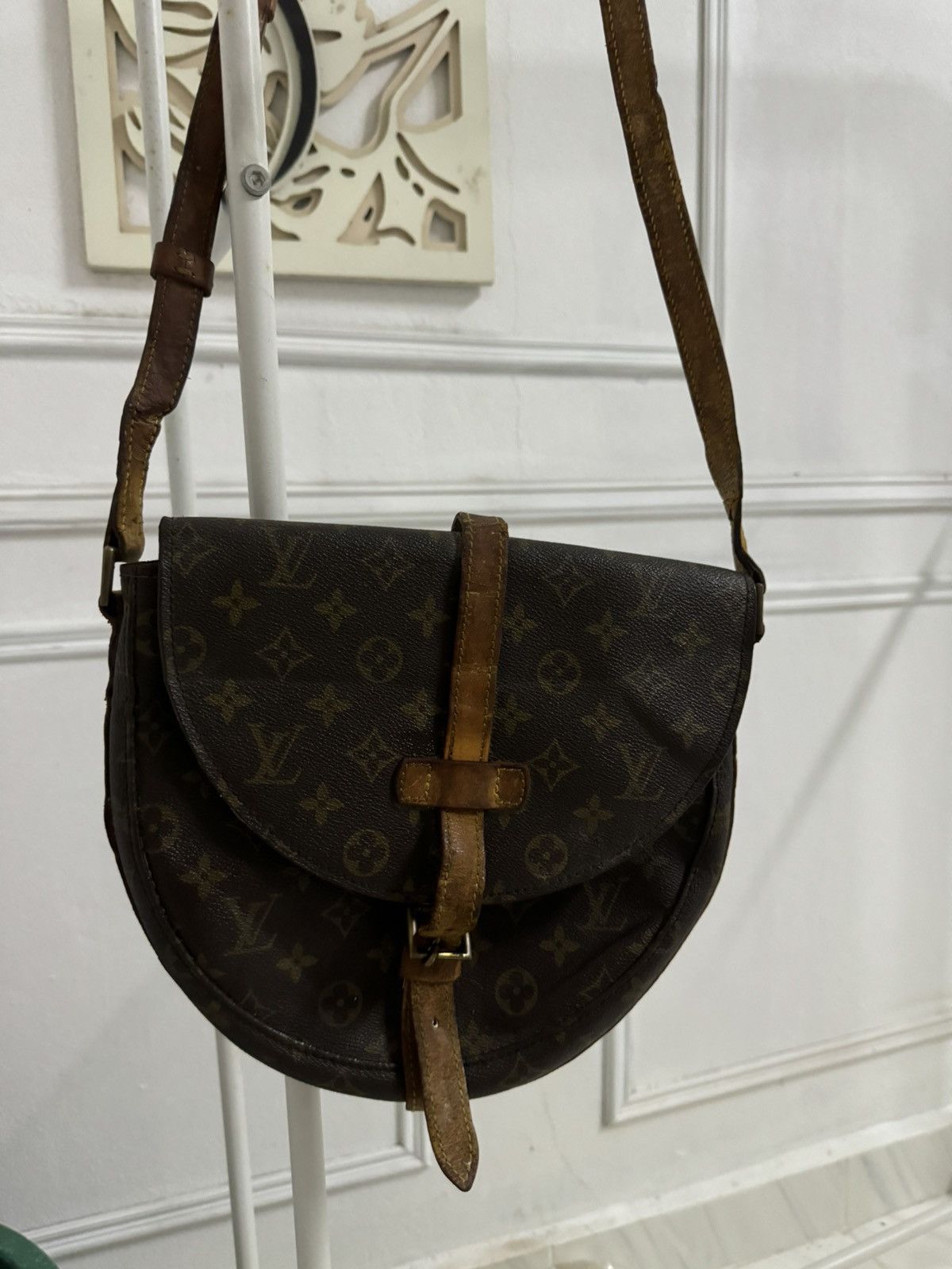 Vintage Louis Vuitton Chantilly Swiss made shoulder bag