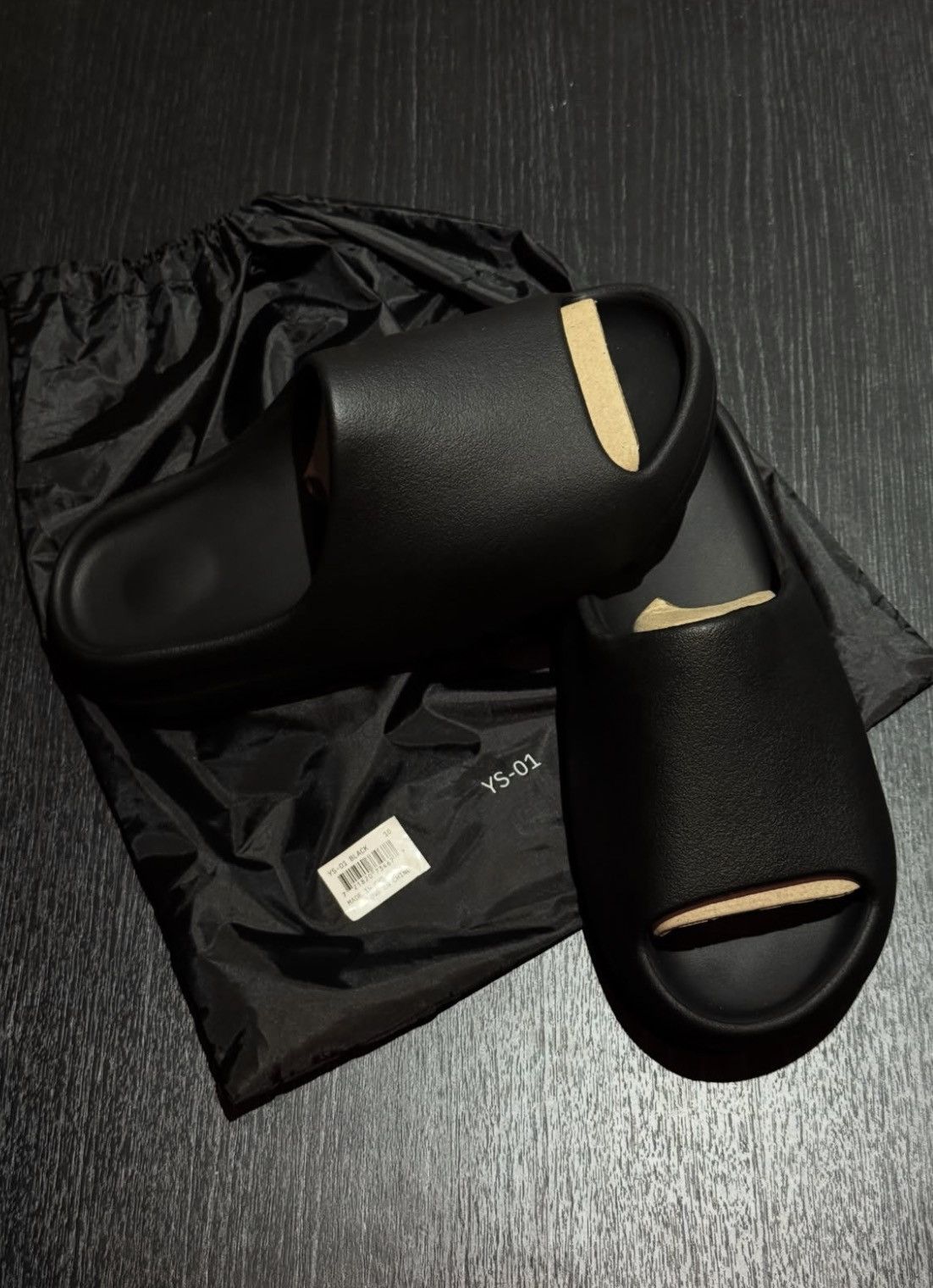 Yeezy 2025 yeezy slides Size US 7 / EU 40 - 2 Thumbnail