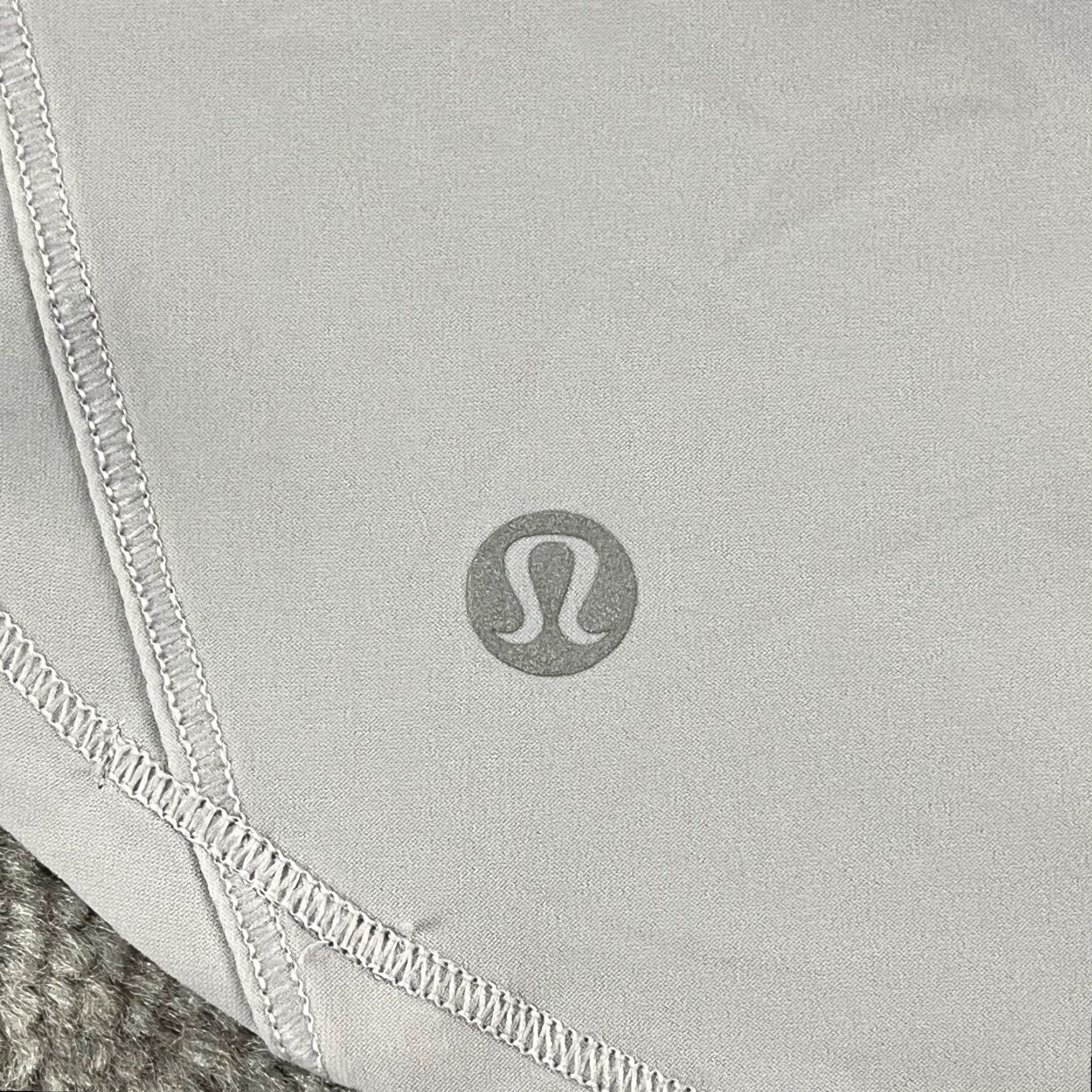Lululemon LULULEMON Shirt Womens Size 4/6 Gray Sleeveless Tank Top Lightweight Gym Sculpt Crew Neck Regular Size 4/6 Girls? Size S / US 4 / IT 40 - 2 Thumbnail
