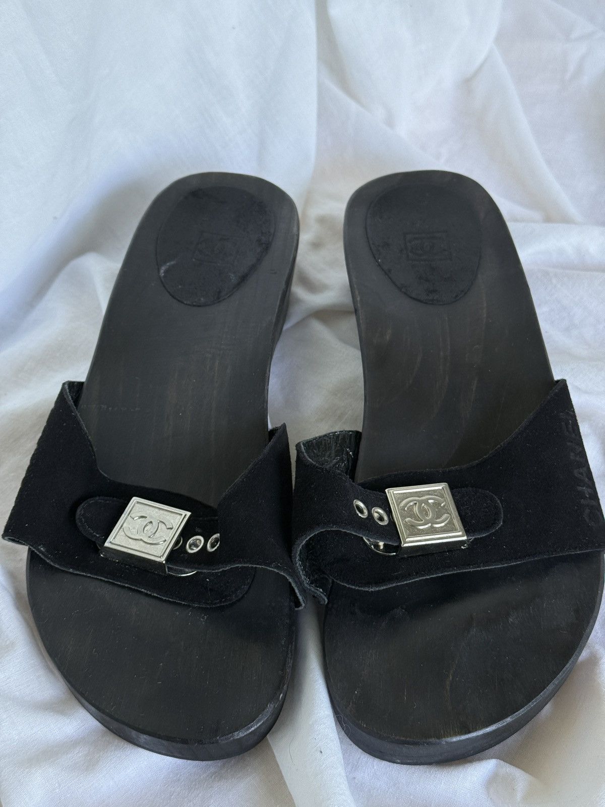 Chanel CHANEL “CC” Buckle Black Suede Clogs Sandals Flip flops Size US 8 / IT 38 - 5 Thumbnail