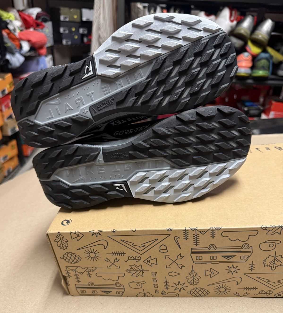 Nike Nike Pegasus Trail 5 GTX Gore Tex Black Mens size 7 Hiking Size US 7 / EU 40 - 5 Thumbnail