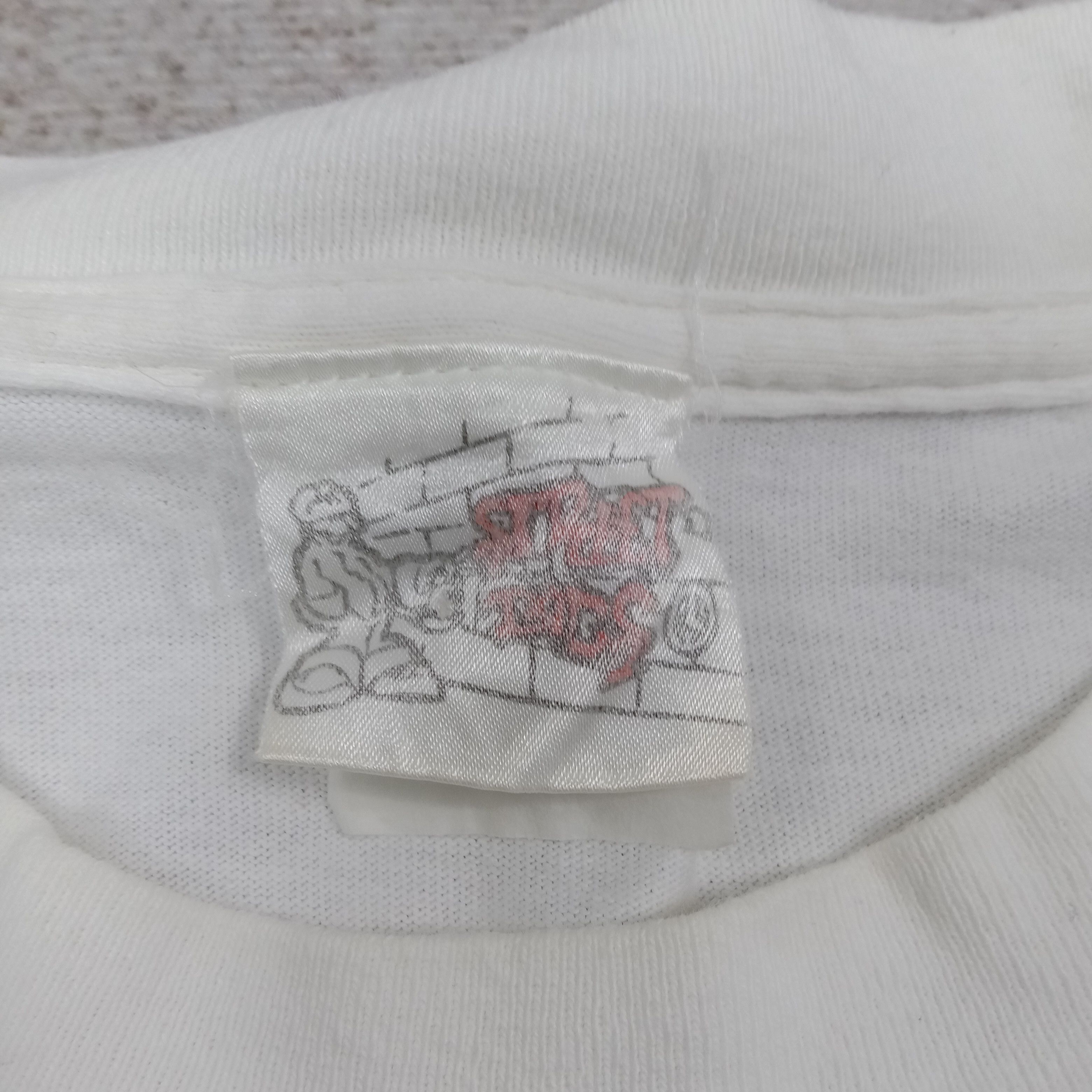 Vintage 90's Airbrush Hip Hop Rapper Tshirt C267N40 Size US L / EU 52-54 / 3 - 4 Thumbnail