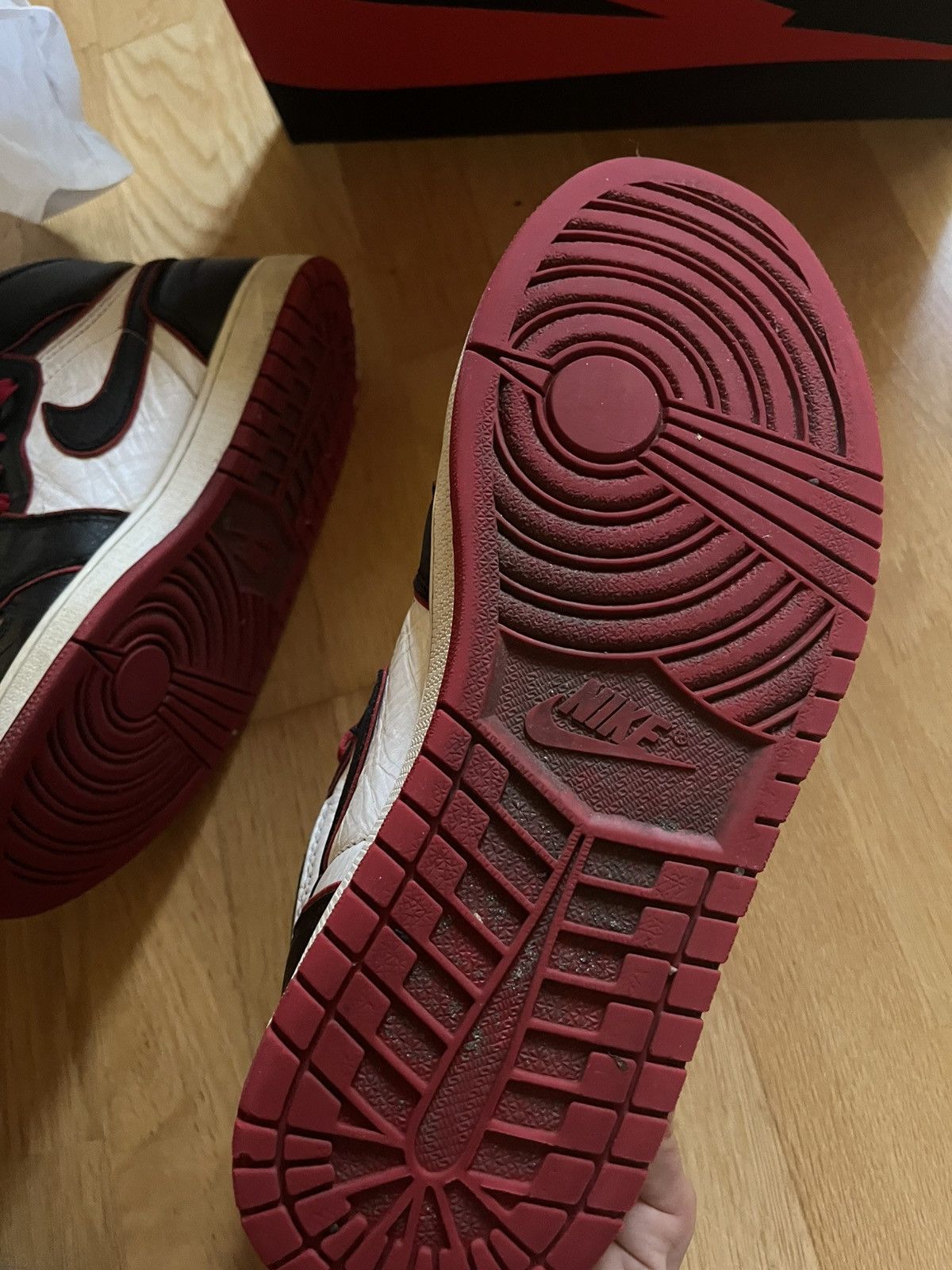 Jordan Brand × Nike Nike Air Jordan 1 Bloodline Size US 10 / EU 43 - 5 Thumbnail