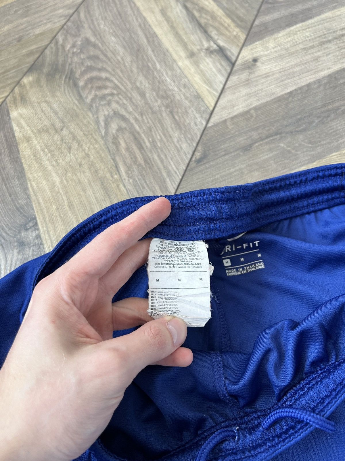 Nike Vintage Nike shorts Barcelona streetwear y2k style Size US 30 / EU 46 - 10 Thumbnail