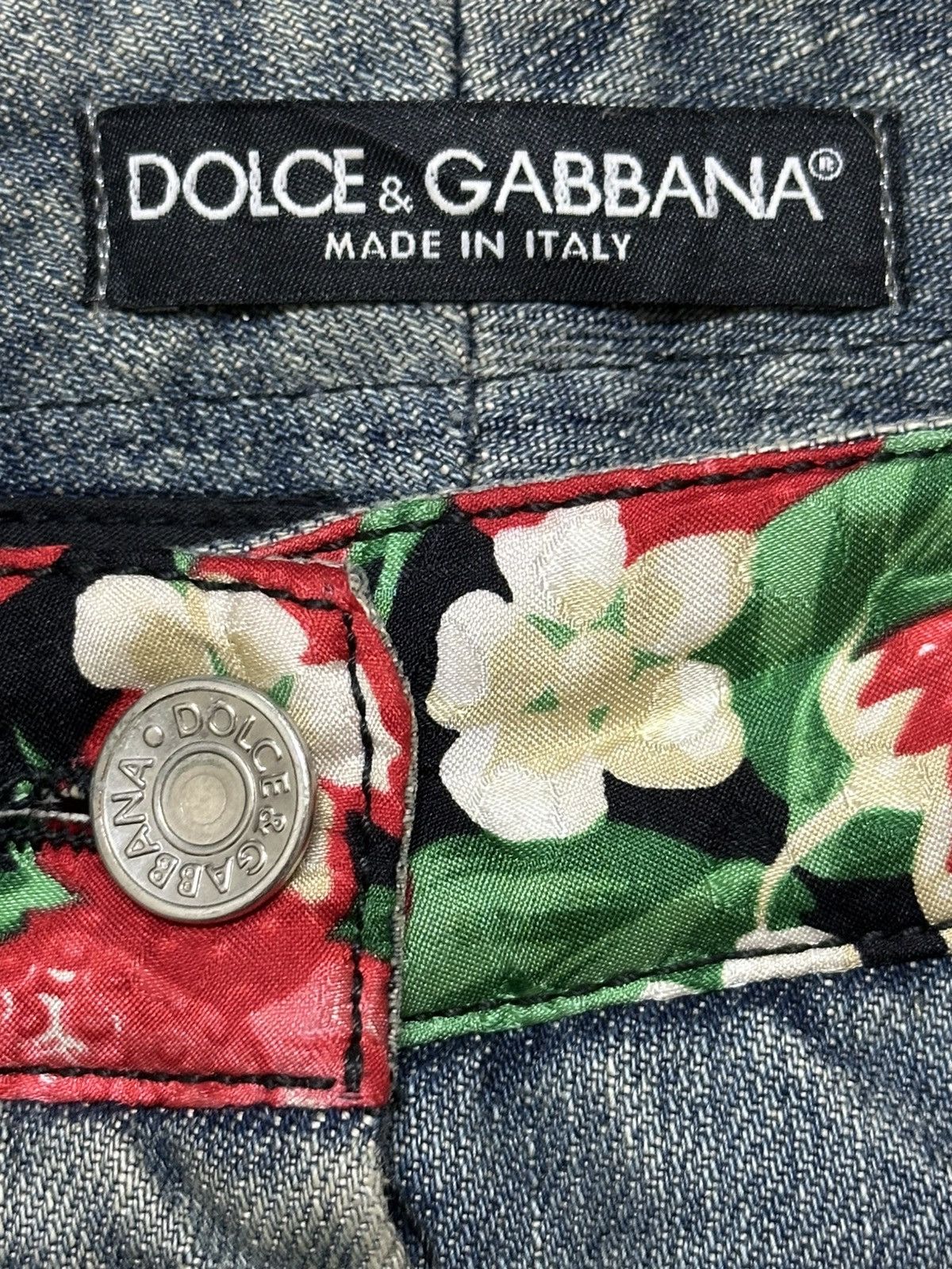 Dolce & Gabbana Vintage Dolce & Gabbana Faded Wash Distressed Style Skirt Size 30" / US 8 / IT 44 - 8 Thumbnail