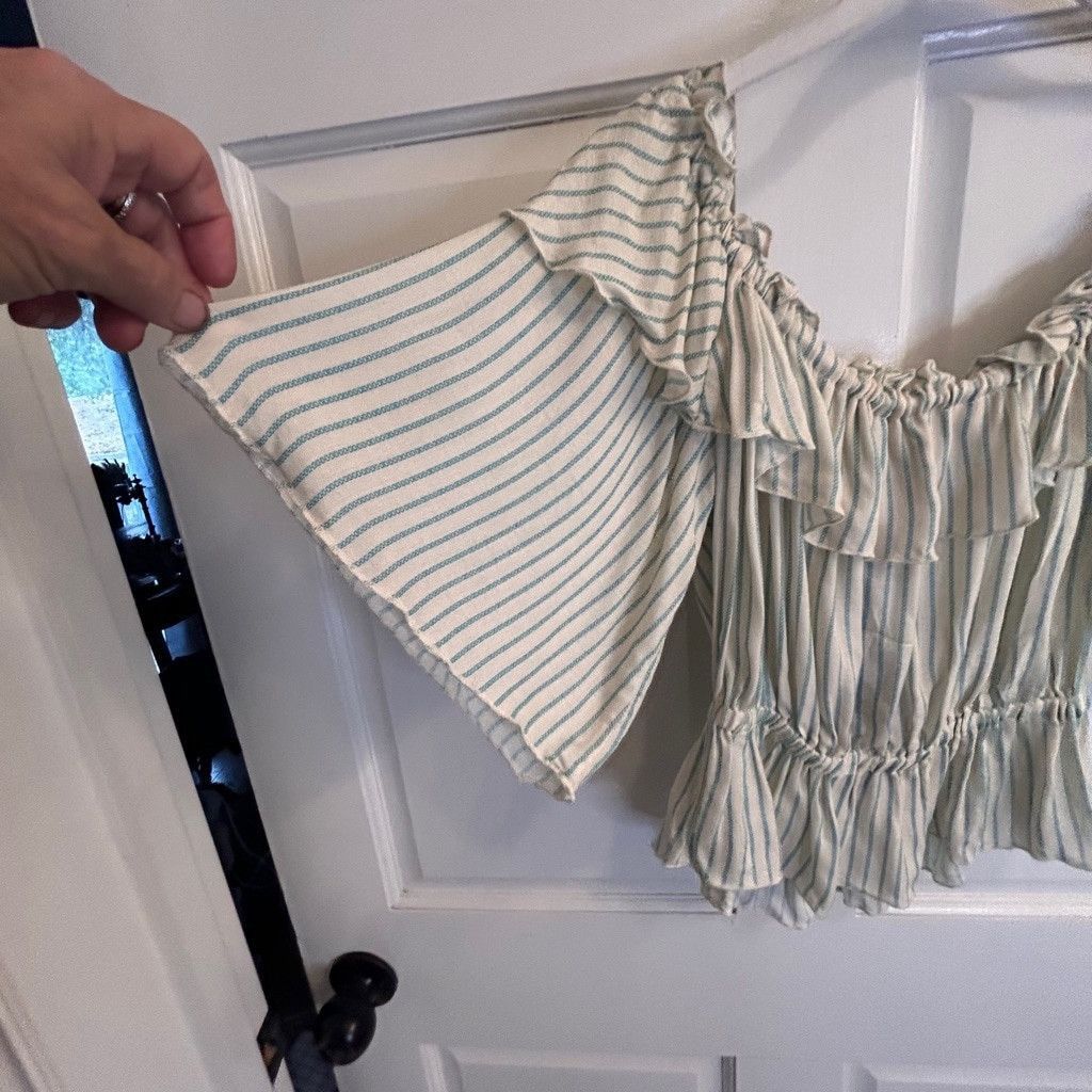 Chaser Brand Women's Chaser crop Top Size S ruffle White w/ green Stripe Size S / US 4 / IT 40 - 8 Thumbnail