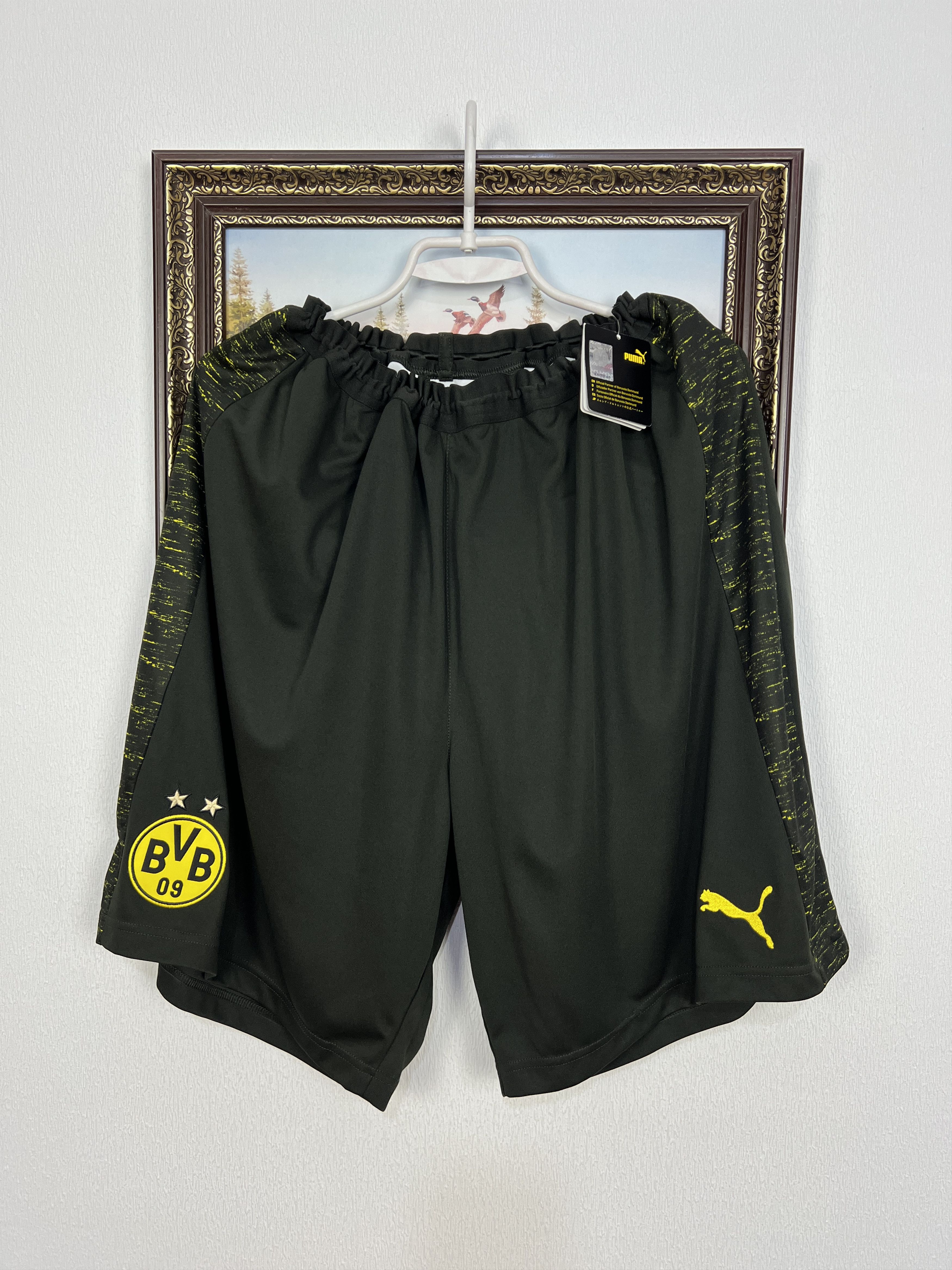 Puma Puma Borussia Dortmund Football Shorts Soccer Athletic 3XL Size US 40 / EU 56 - 1 Thumbnail
