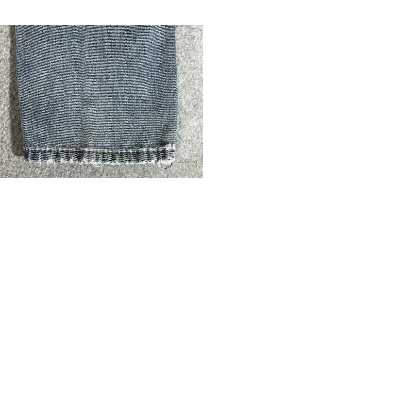 Levi's Levi's 505 Jeans Men 33x34 Regular Fit Straight Light Blue Denim Pockets Zip Fly Size US 33 - 11 Thumbnail