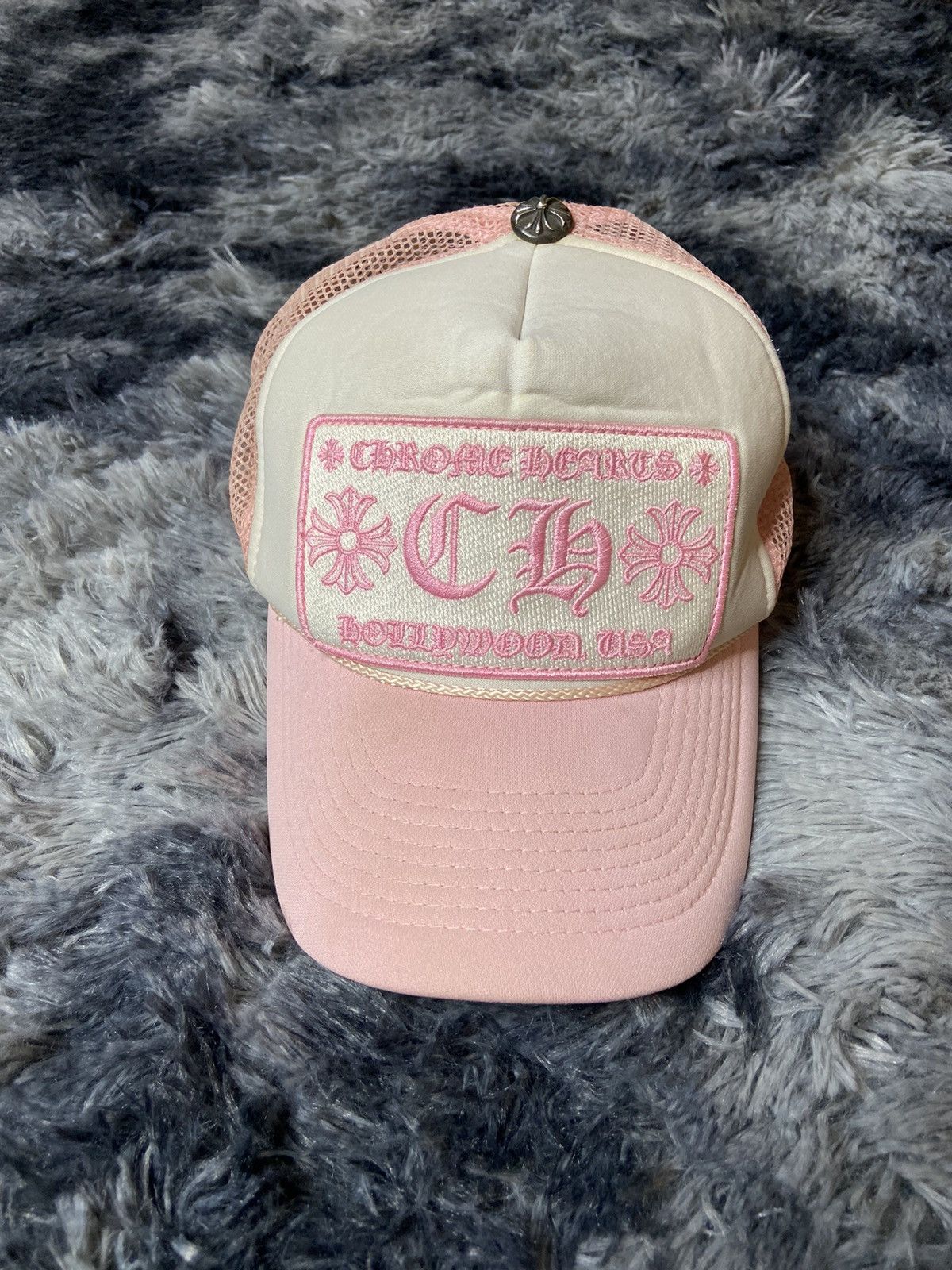 AUTHENTIC Chrome Hearts Pink & White Hollywood Hat Chrome Hearts Scroll Logo Trucker Hat - Pink Hats  main image 2