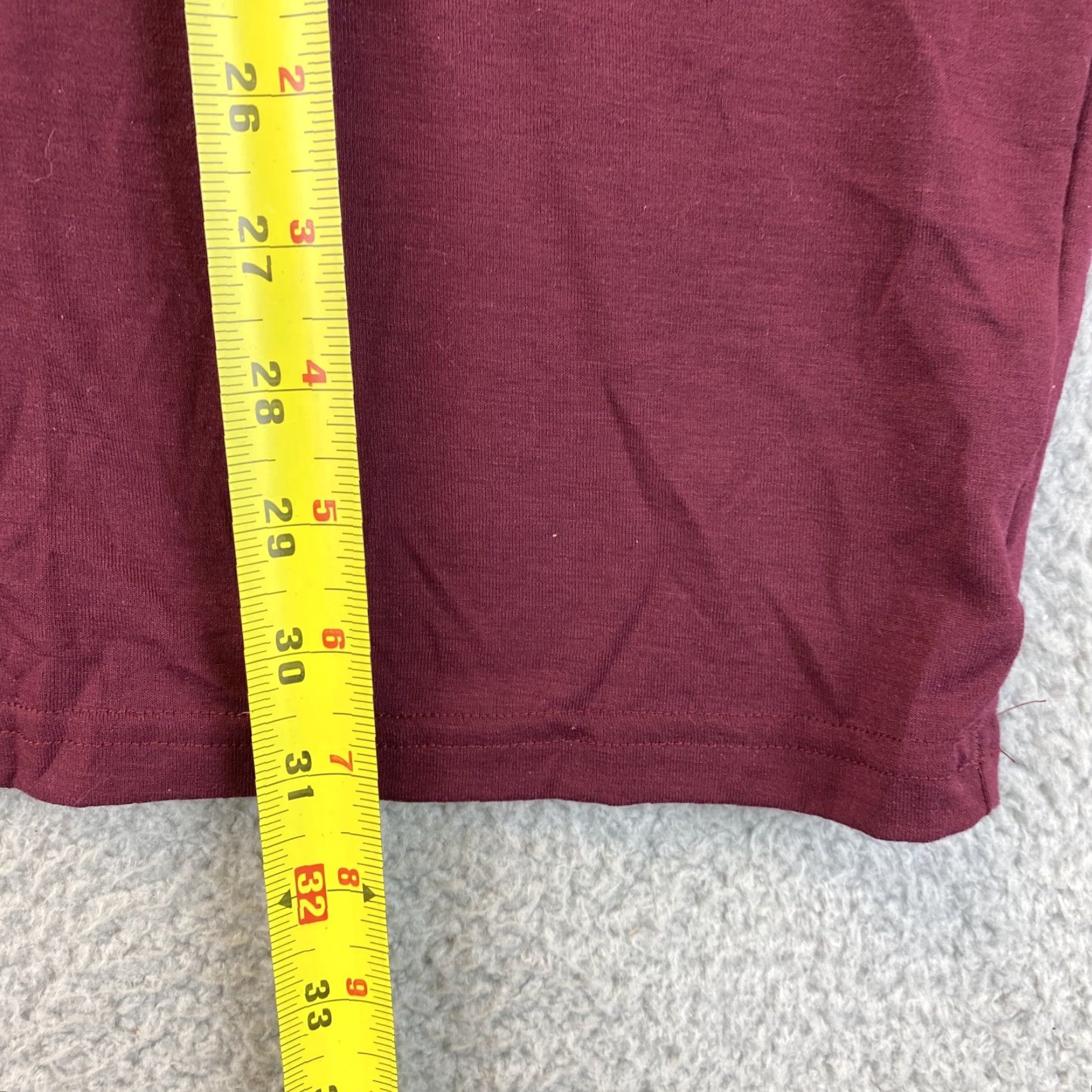 Under Armour VINTAGE? No — Under Armour DRY FIT Training Shirt Short Sleeve Mens XL Maroon Athletic Dri-Fit, Lightweight Moisture-Wicking Sports Tee, 73-9 Size US XL / EU 56 / 4 - 5 Thumbnail