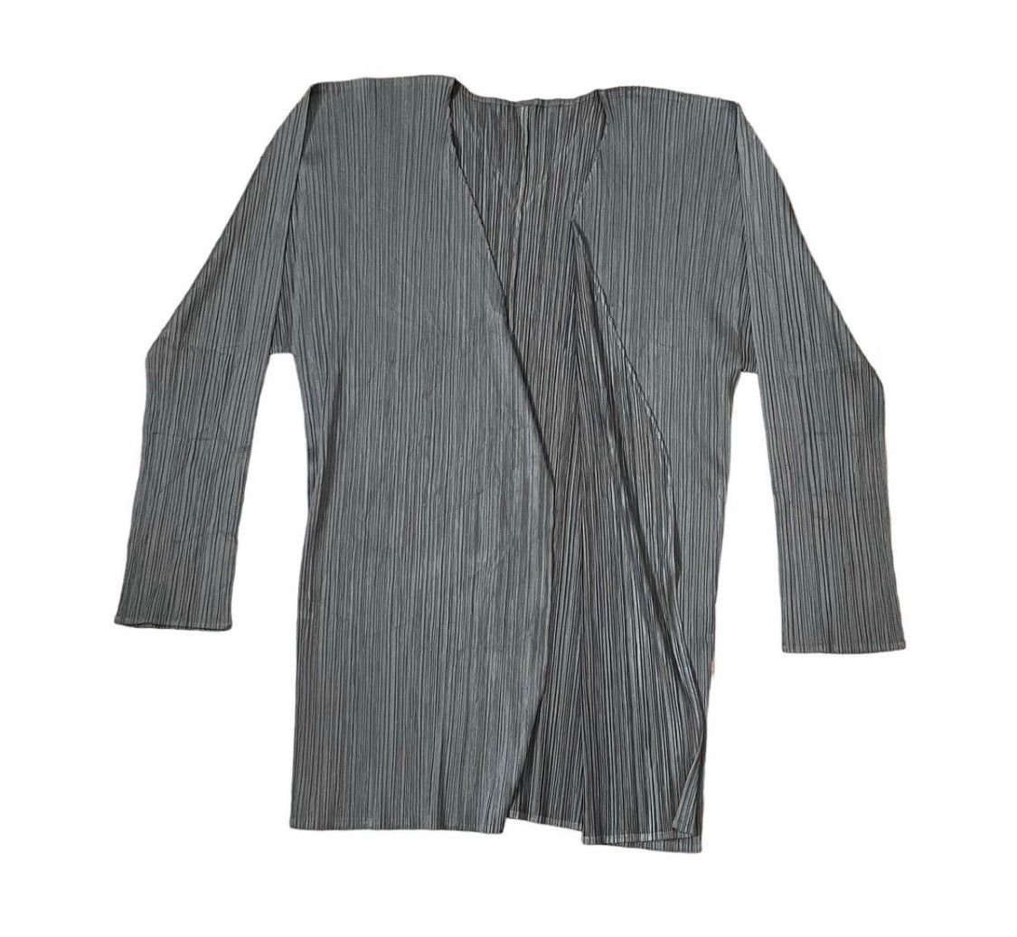 Issey Miyake Vintage issey miyake pleated dark grey cardigan Size L / US 10 / IT 46 - 2 Thumbnail