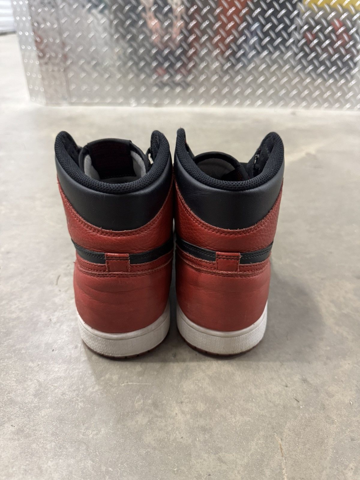 Jordan Brand Jordan 1 Retro High OG Banned 2016 Size 11.5 Size US 11.5 / EU 44-45 - 5 Thumbnail