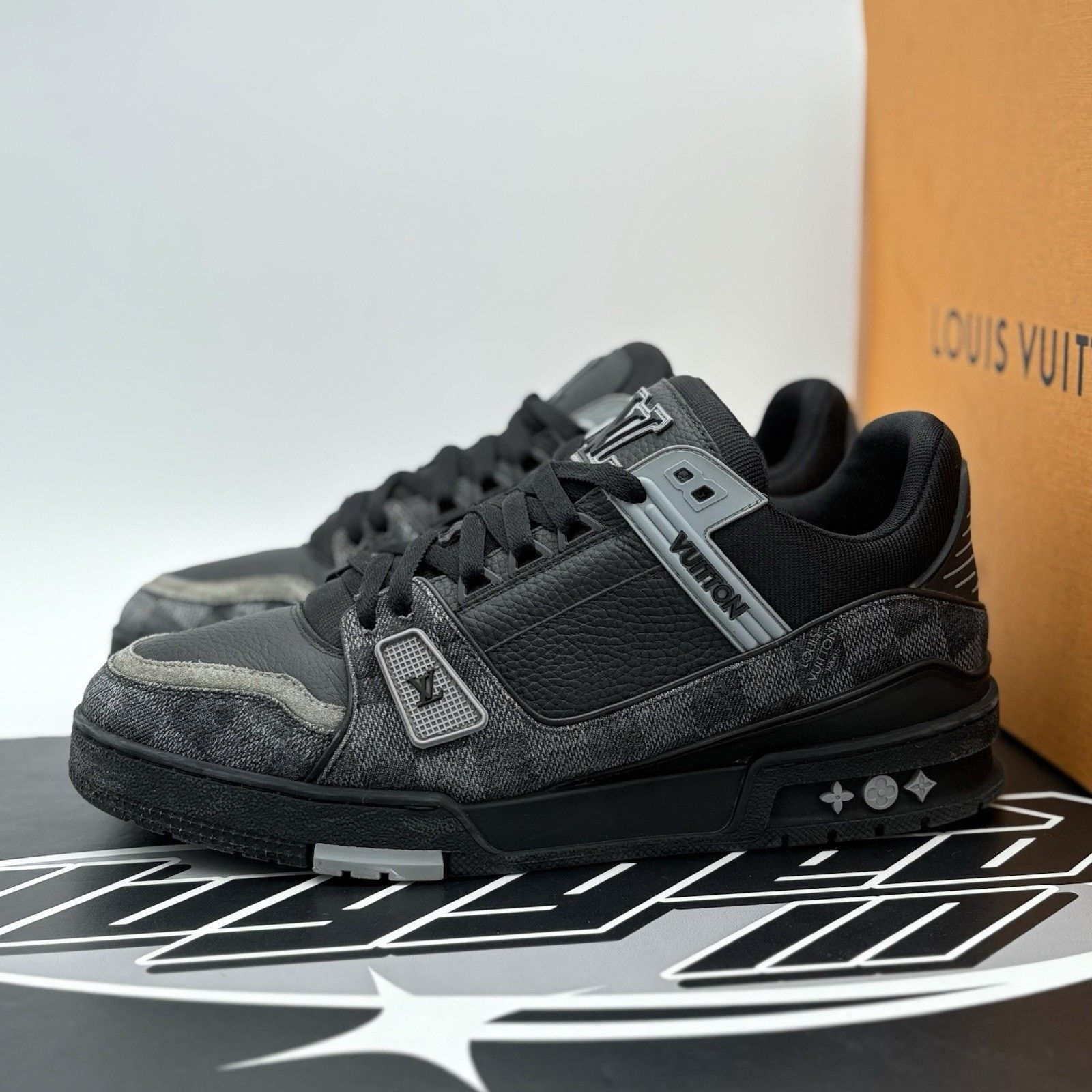 Louis Vuitton (9-9.5) Louis Vuitton Trainer ' Damier Denim ' | GOOD COND! Size US 9.5 / EU 42-43 - 1 Thumbnail