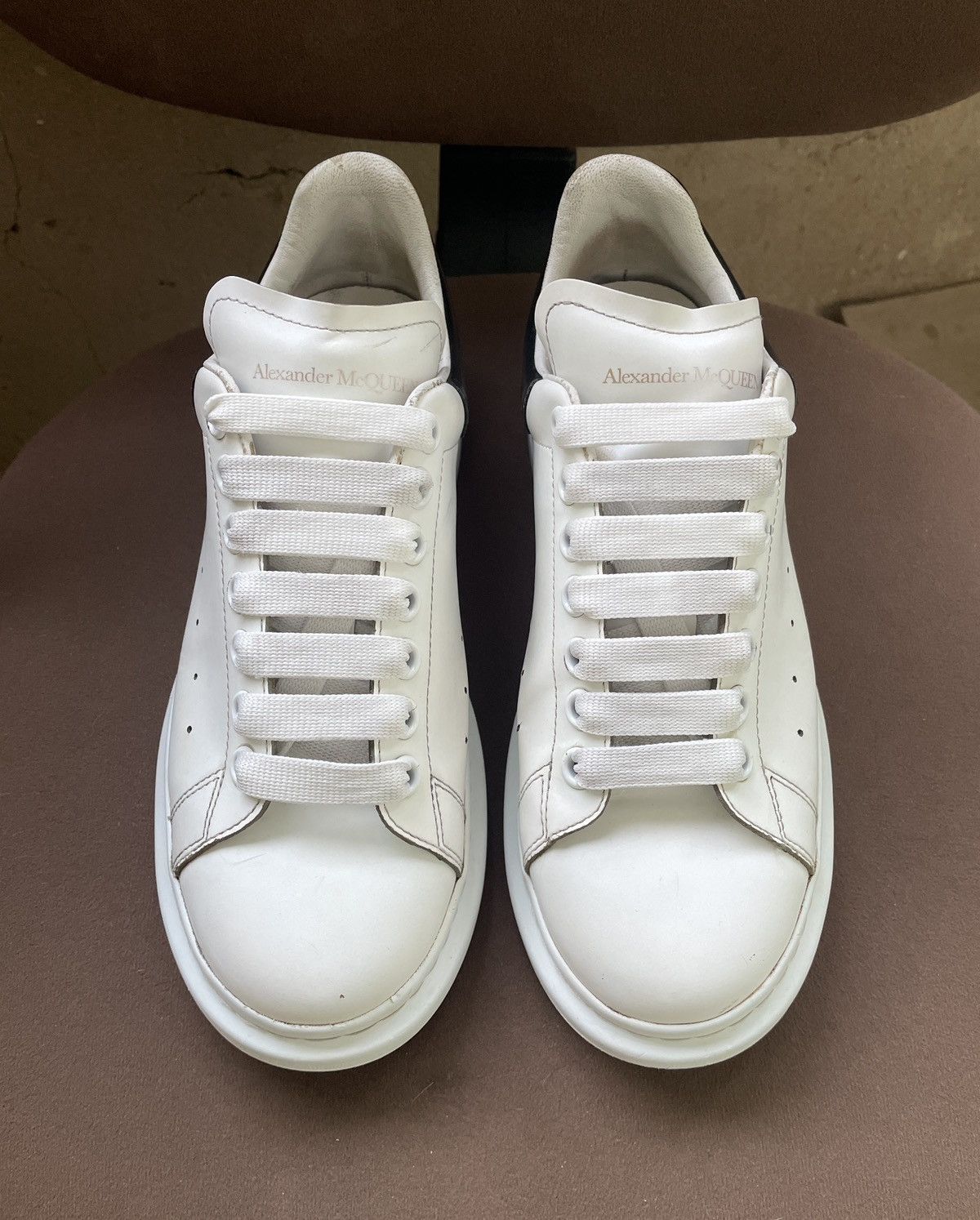 Alexander McQueen Alexander McQueen Oversized low top sneakers black white Size US 7.5 / EU 40-41 - 3 Thumbnail