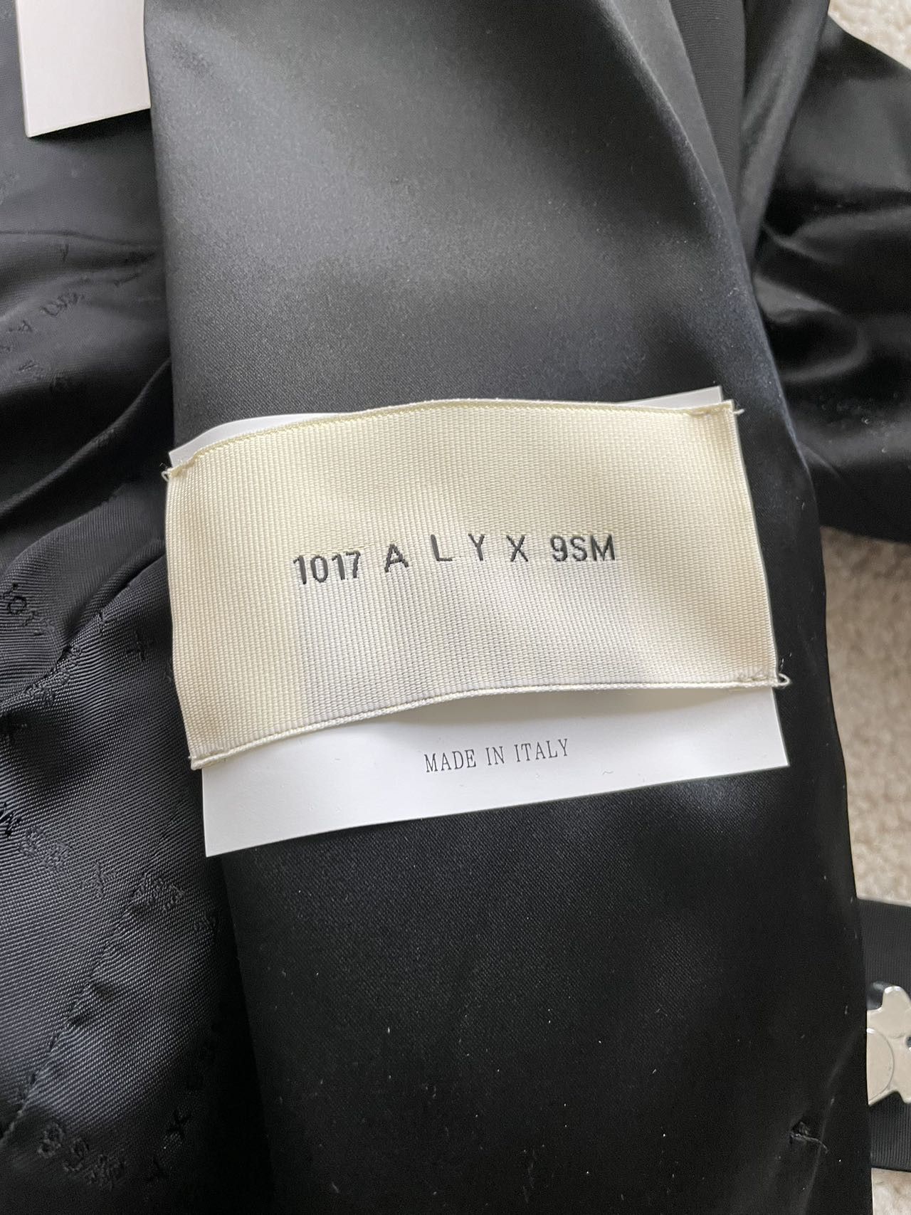 1017 ALYX 9SM 1017 ALYX 9SM Multi-Pocket Blazer Size XS / US 0-2 / IT 36-38 - 13 Thumbnail