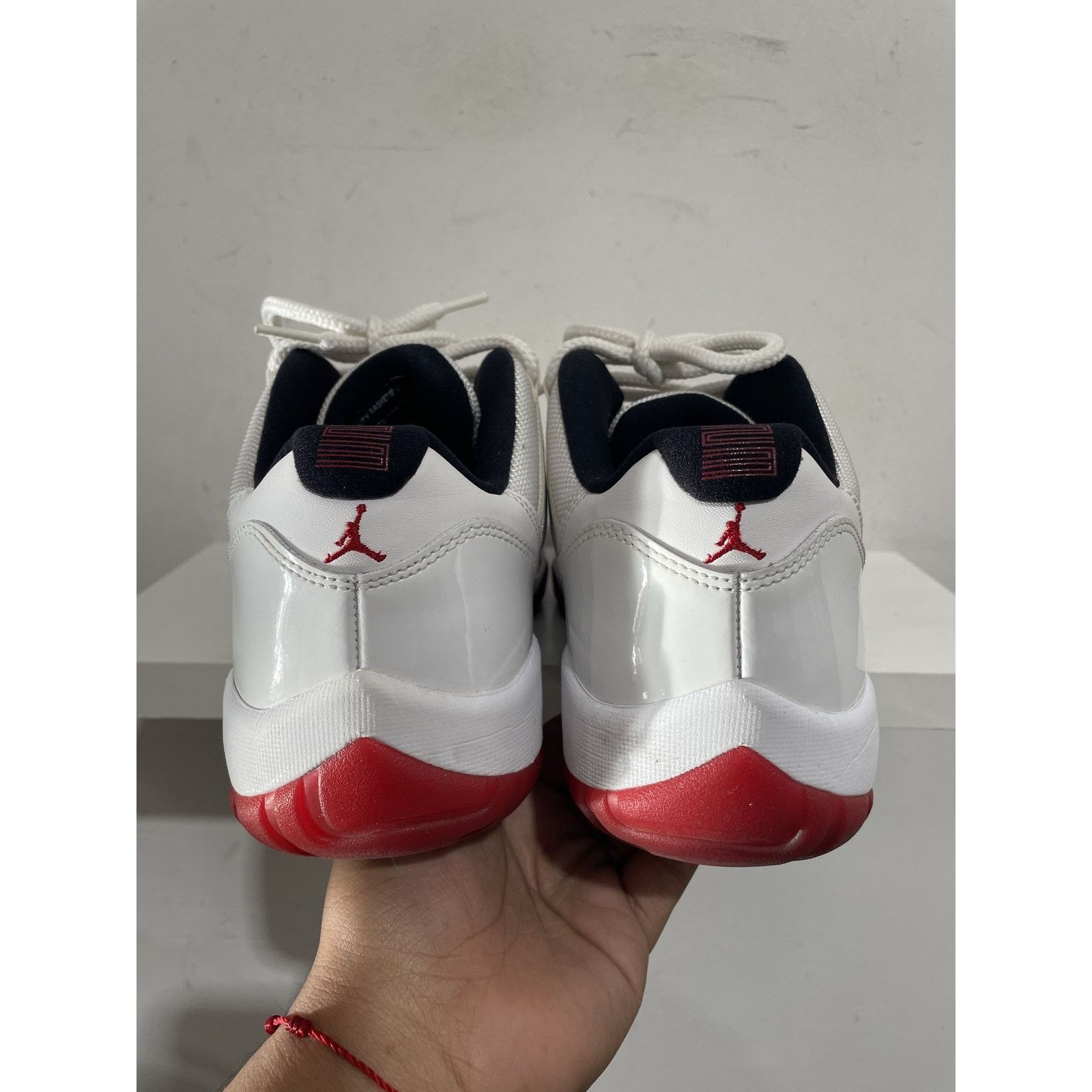 Jordan Brand NIKE JORDAN 11 LOW WHITE RED 2012 SIZE 11 PREOWNED Size US 11 / EU 44 - 4 Thumbnail
