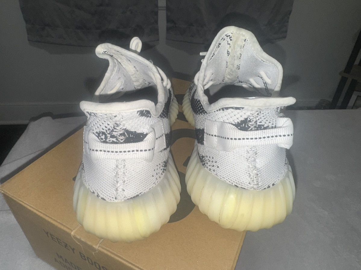 Other Yeezy 350 V2 Zebra Size US 10.5 / EU 43-44 - 3 Thumbnail