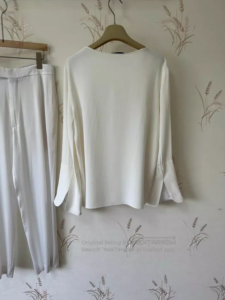 The Row The row size 4 Cream Basic Top Size M / US 6-8 / IT 42-44 - 3 Thumbnail