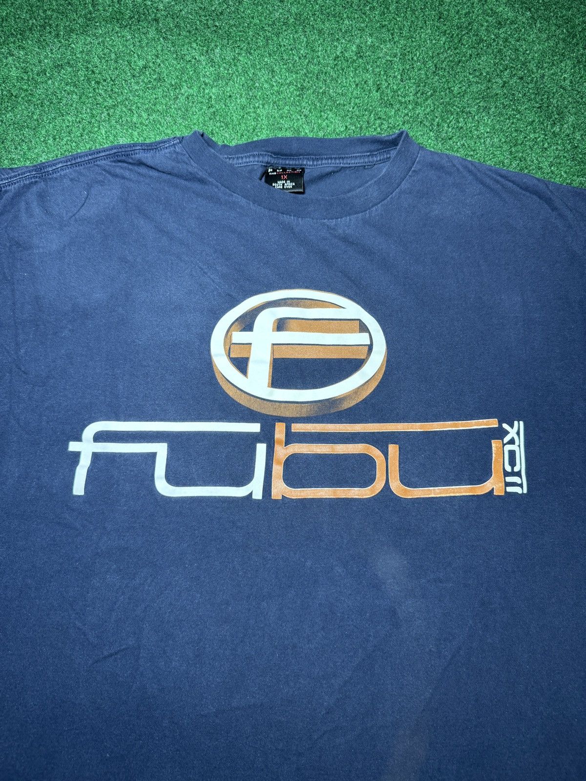 Vintage Vintage 90s Fubu Big Logo Baggy Hip Hop Grunge Y2K T Shirt Size US XL / EU 56 / 4 - 2 Thumbnail
