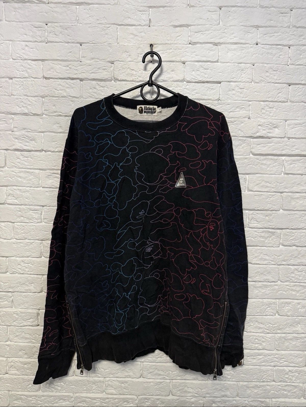Bape VTG A Bathing Ape Camo Sweatshirt Zip Logo Camouflage Bape Size US L / EU 52-54 / 3 - 1 Thumbnail