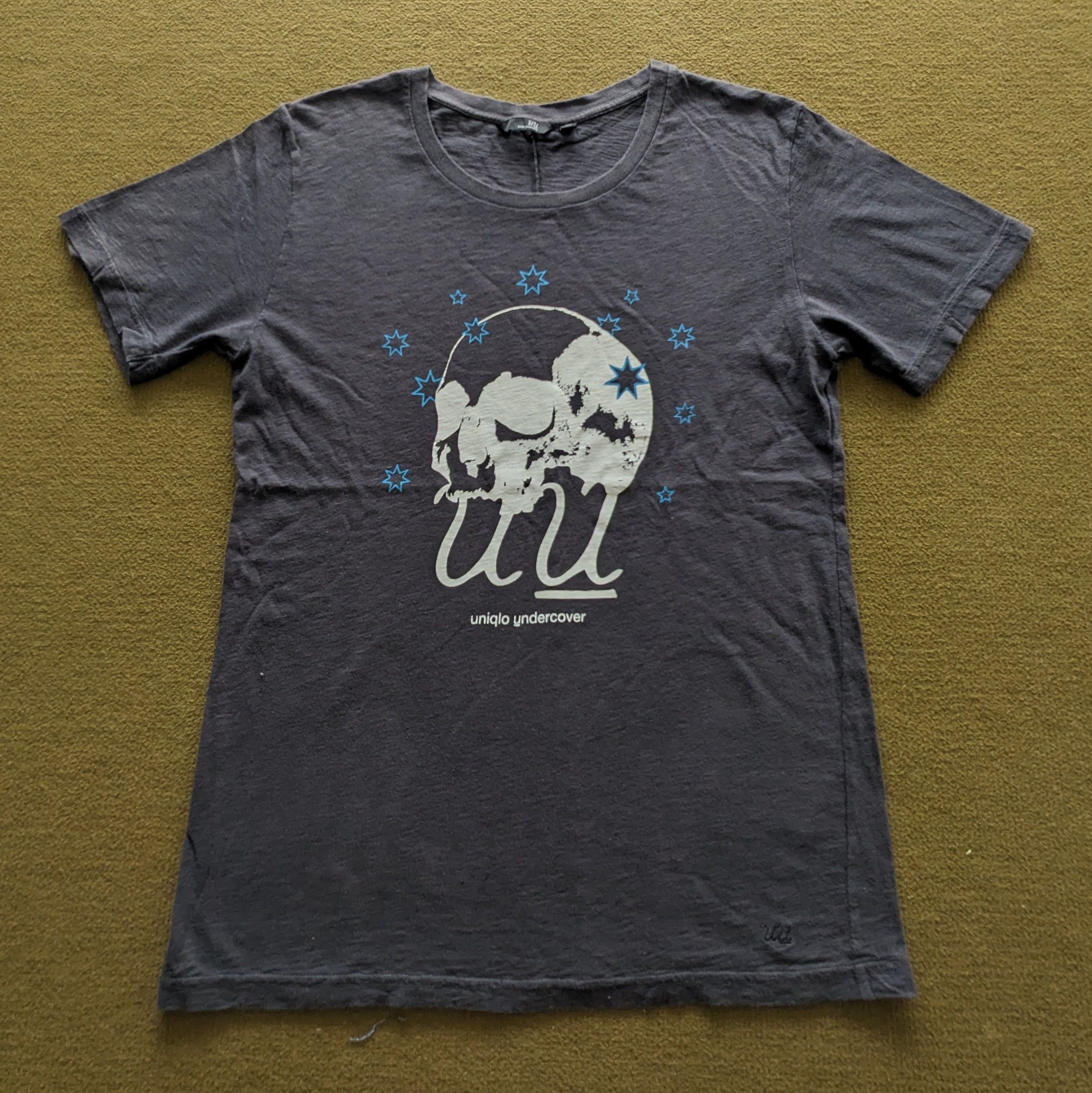 Uniqlo Vintage Uniqlo Undercover Japanese Brand T-shirt Size US M / EU 48-50 / 2 - 1 Thumbnail