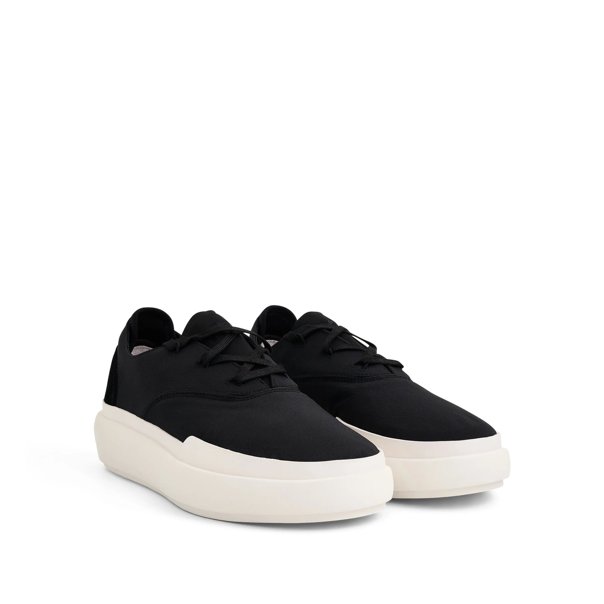 o1mris0824 Low Top Sneaker in Black/White