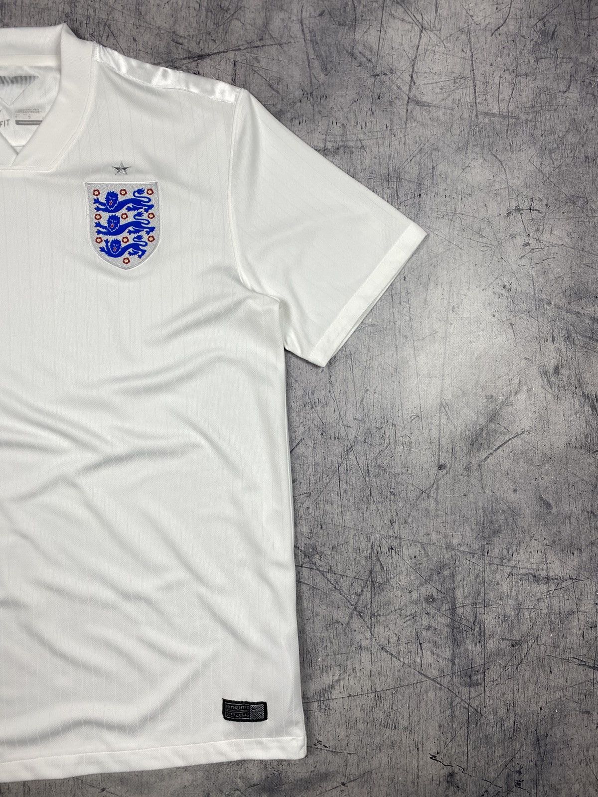 Nike Nike England 2014 World Cup Home Football Jersey Size US M / EU 48-50 / 2 - 4 Thumbnail