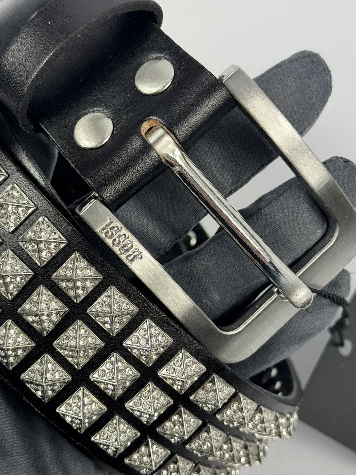 Bossi Sportswear REPLACEABLE BUCKLE STUDDED CRYSTAL 1/1 BELT SIZE 110 Size ONE SIZE - 6 Thumbnail