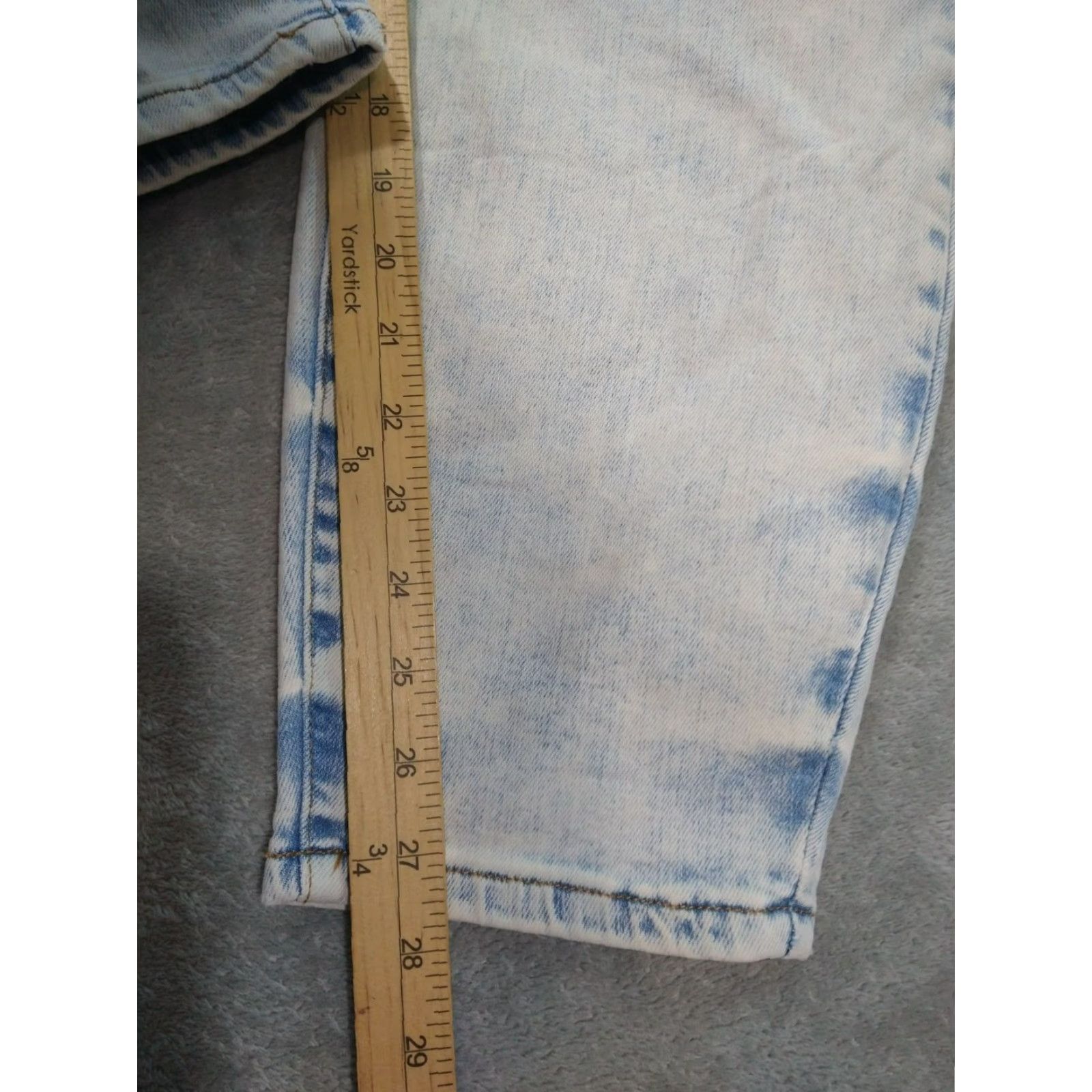 Vintage Judy Blue Jeans Womens 18W Slim Fit High Rise Light Wash Denim Stretch 5-Pocket Blue Jeans Womens 18W Slim High Rise Size 40" / US 18 - 5 Thumbnail