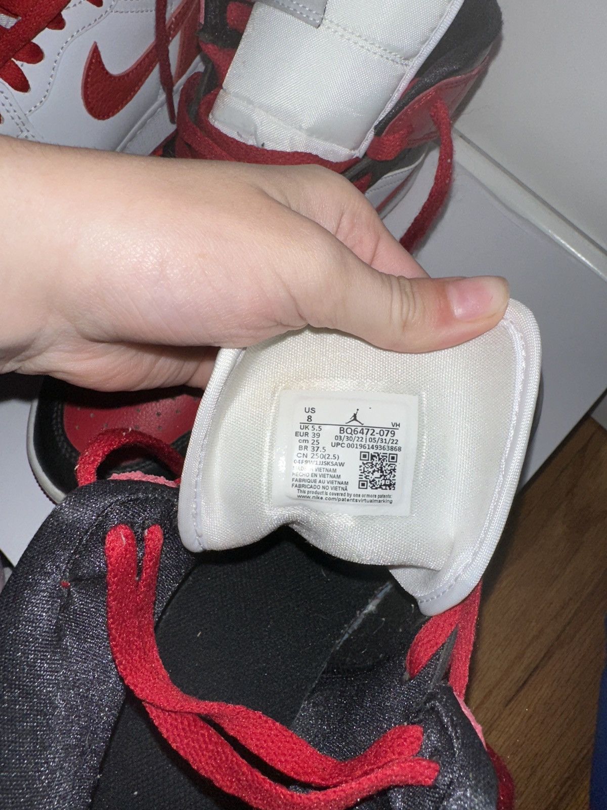 Nike Nike Air Jordan Mid 1 “Alternate Bred Toe” Size US 8 / IT 38 - 12 Thumbnail