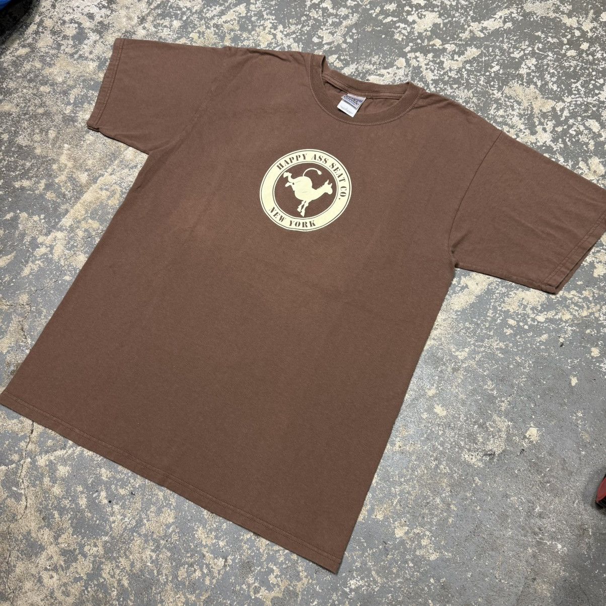 Vintage Vintage Happy Ass Seat Co. Brown New York Tshirt Size US L / EU 52-54 / 3 - 2 Thumbnail