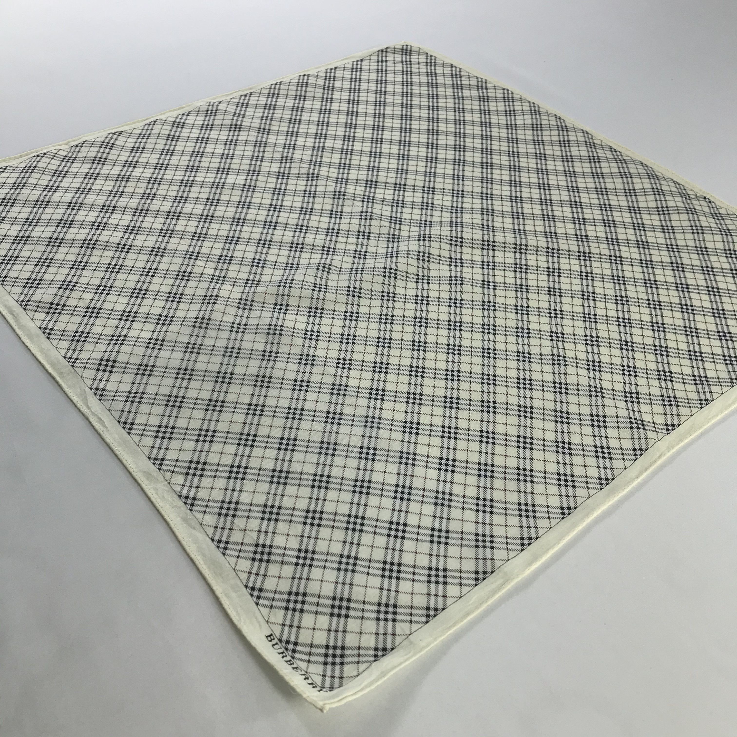 Burberry × Vintage Burberry Bandana / Handkerchief / Neckerchief - S580 Size ONE SIZE - 2 Thumbnail