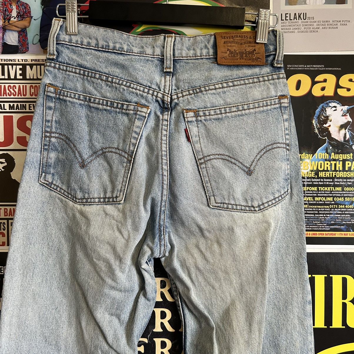 Levi's Vintage Levi’s Blue Wash Denim Size US 28 / EU 44 - 7 Thumbnail