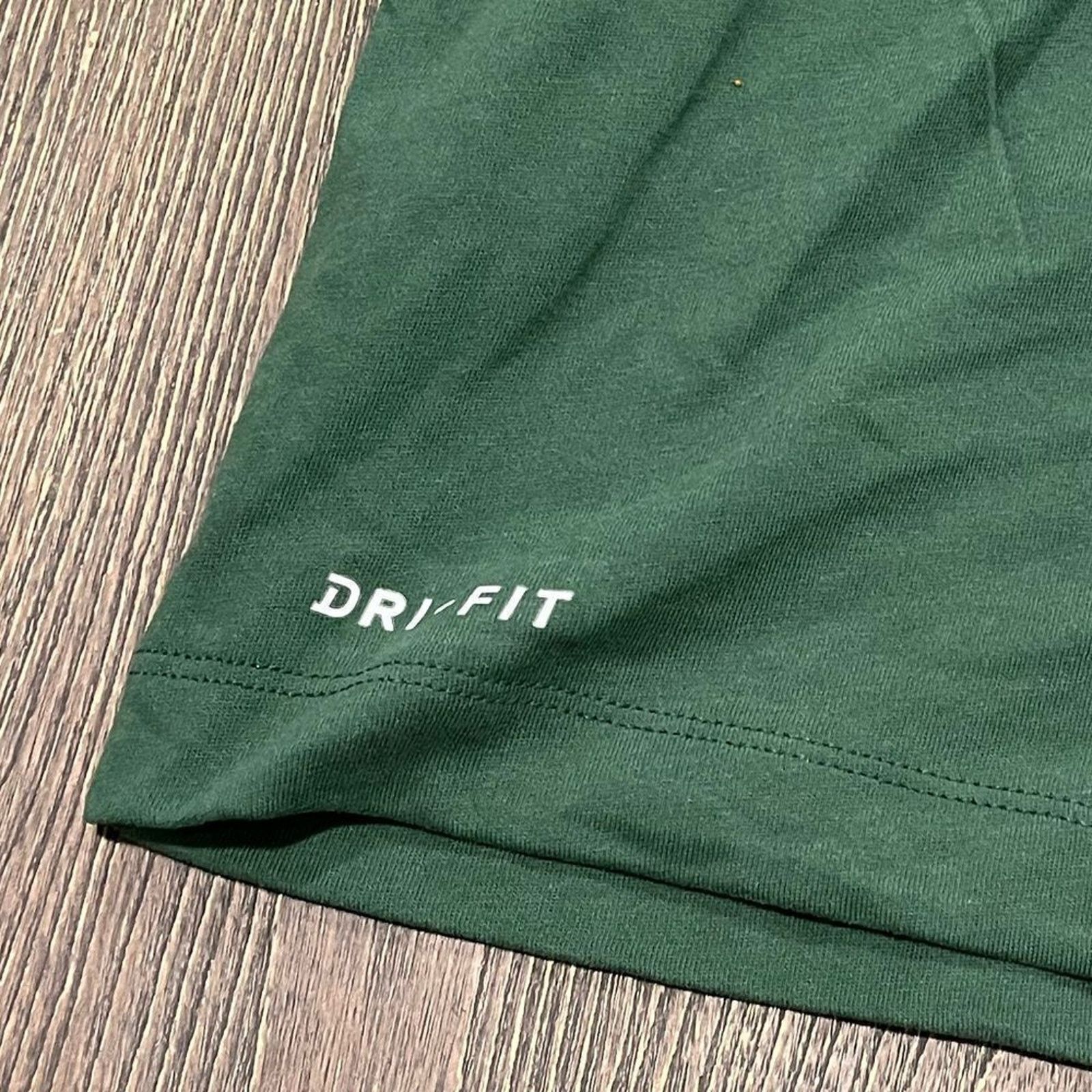 Nike NWOT Nike Dri-Fit T-Shirt Short Sleeve Athletic Cut Crew Size US M / EU 48-50 / 2 - 2 Thumbnail