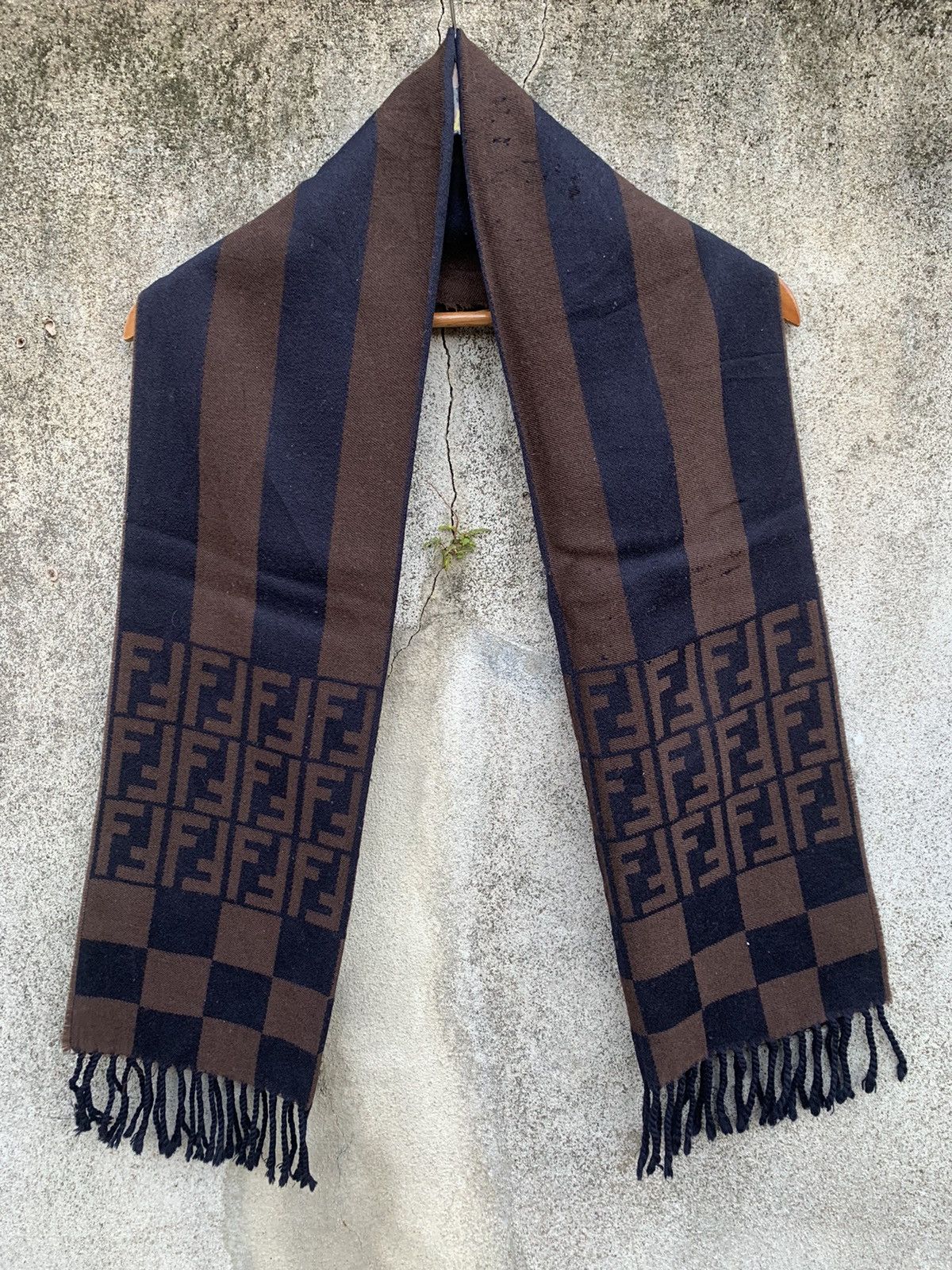 Fendi FENDI Large Scarf Stripe Check pattern Brown Navy Wool Vtg Size ONE SIZE - 1 Thumbnail