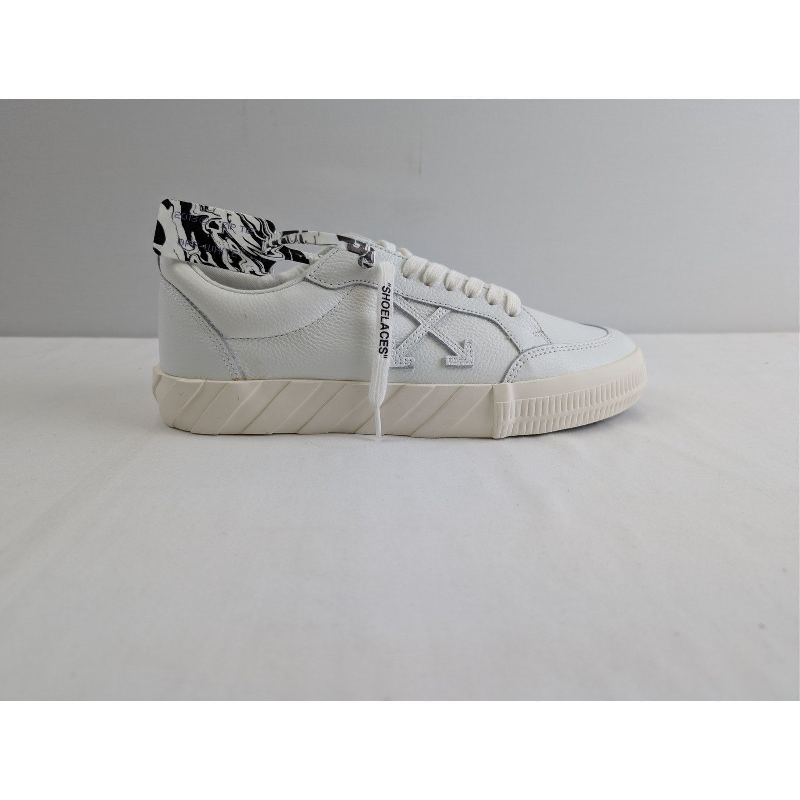 o1rshd1 Low Vulcanized Leather Sneakers in White