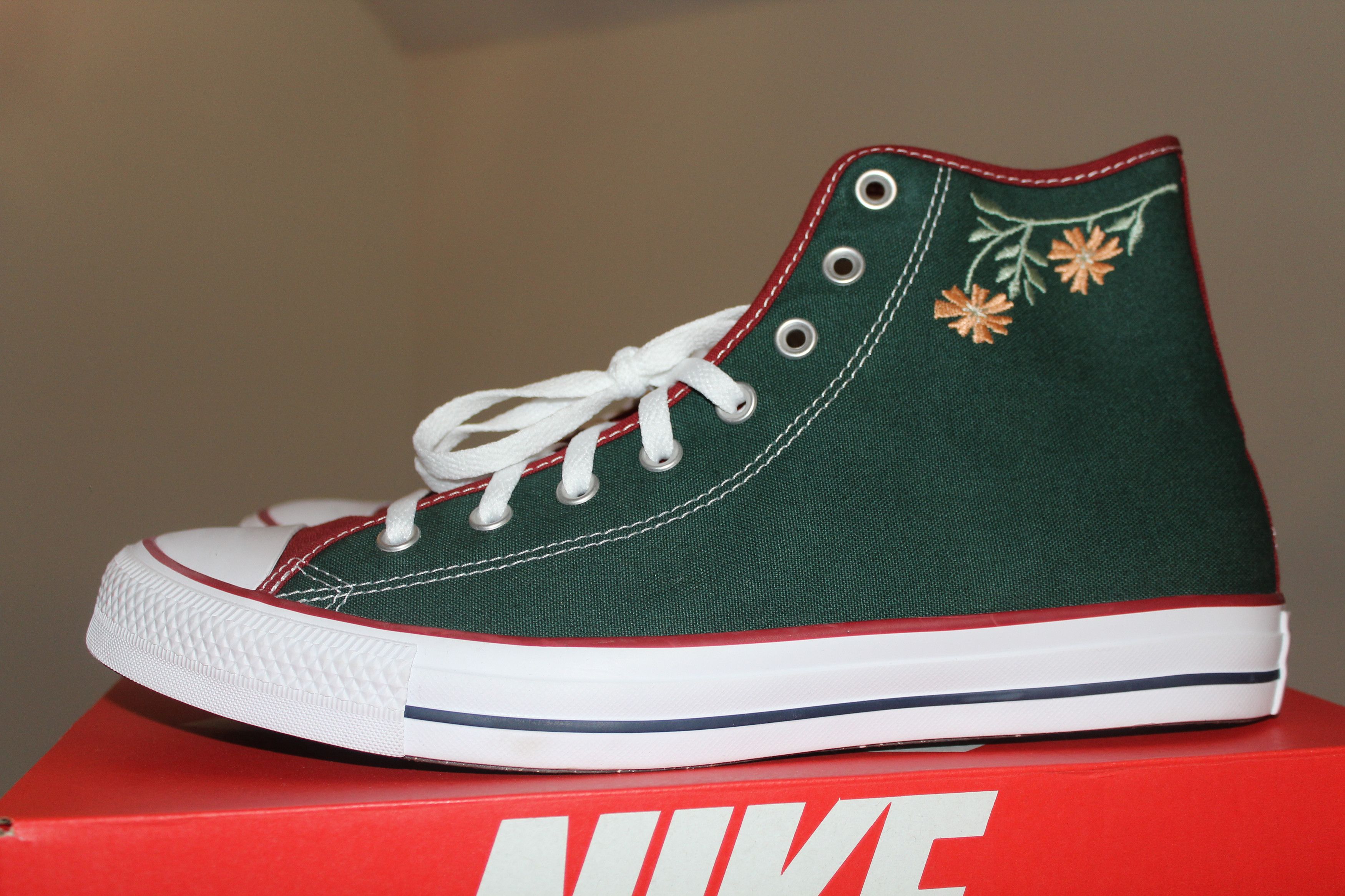 Converse Converse Chuck Taylor Green Floral Christmas Size 12 Size US 12 / EU 45 - 4 Thumbnail